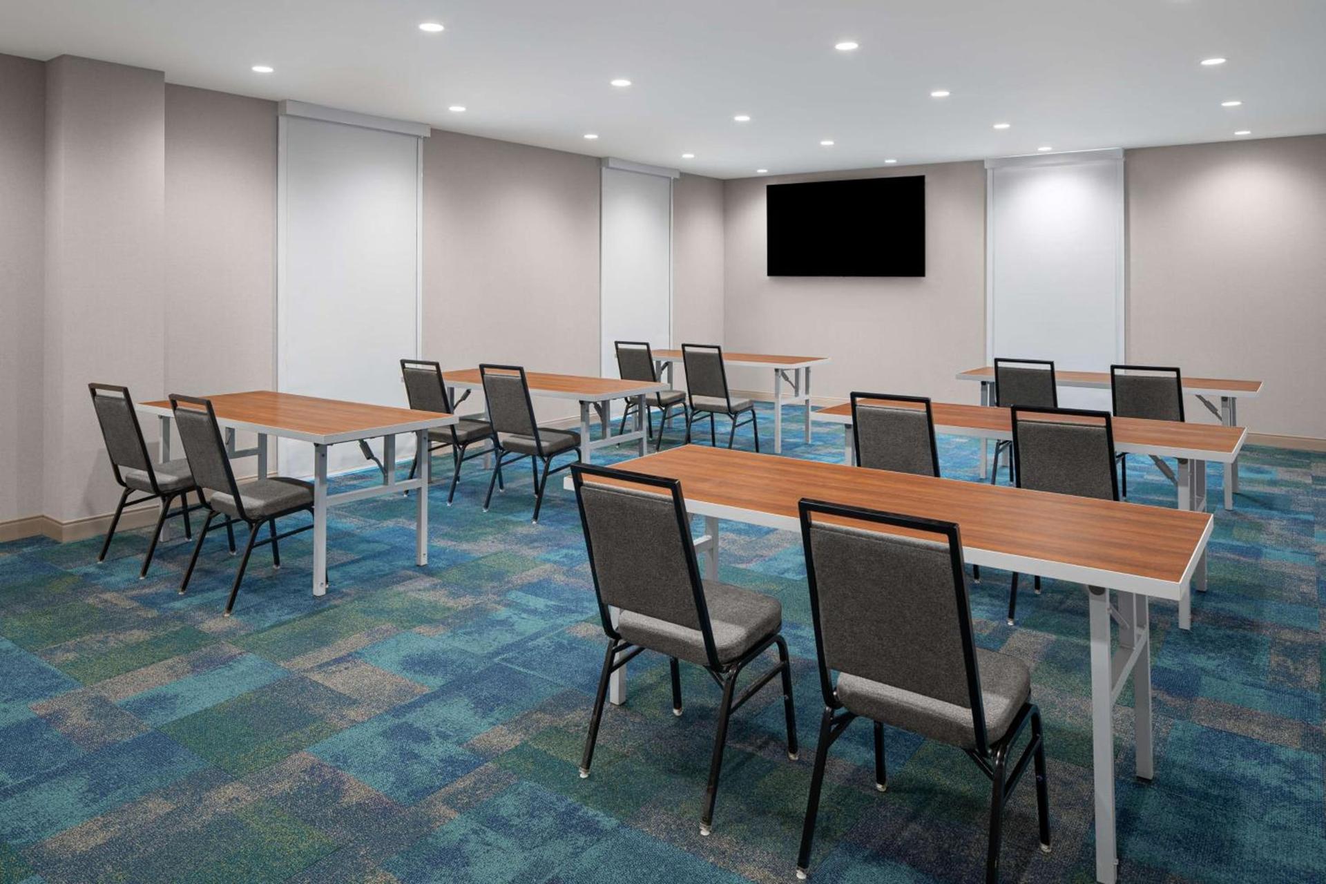 Home2 Suites by Hilton Des Moines at Drake University photo 25
