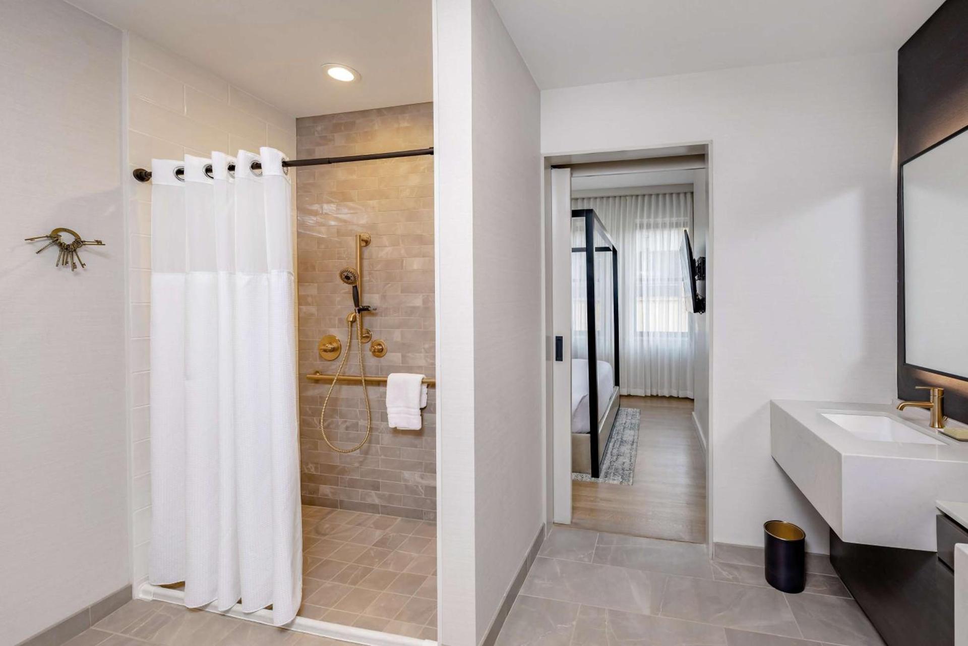 Hotel Fort Des Moines, Curio Collection By Hilton photo 43
