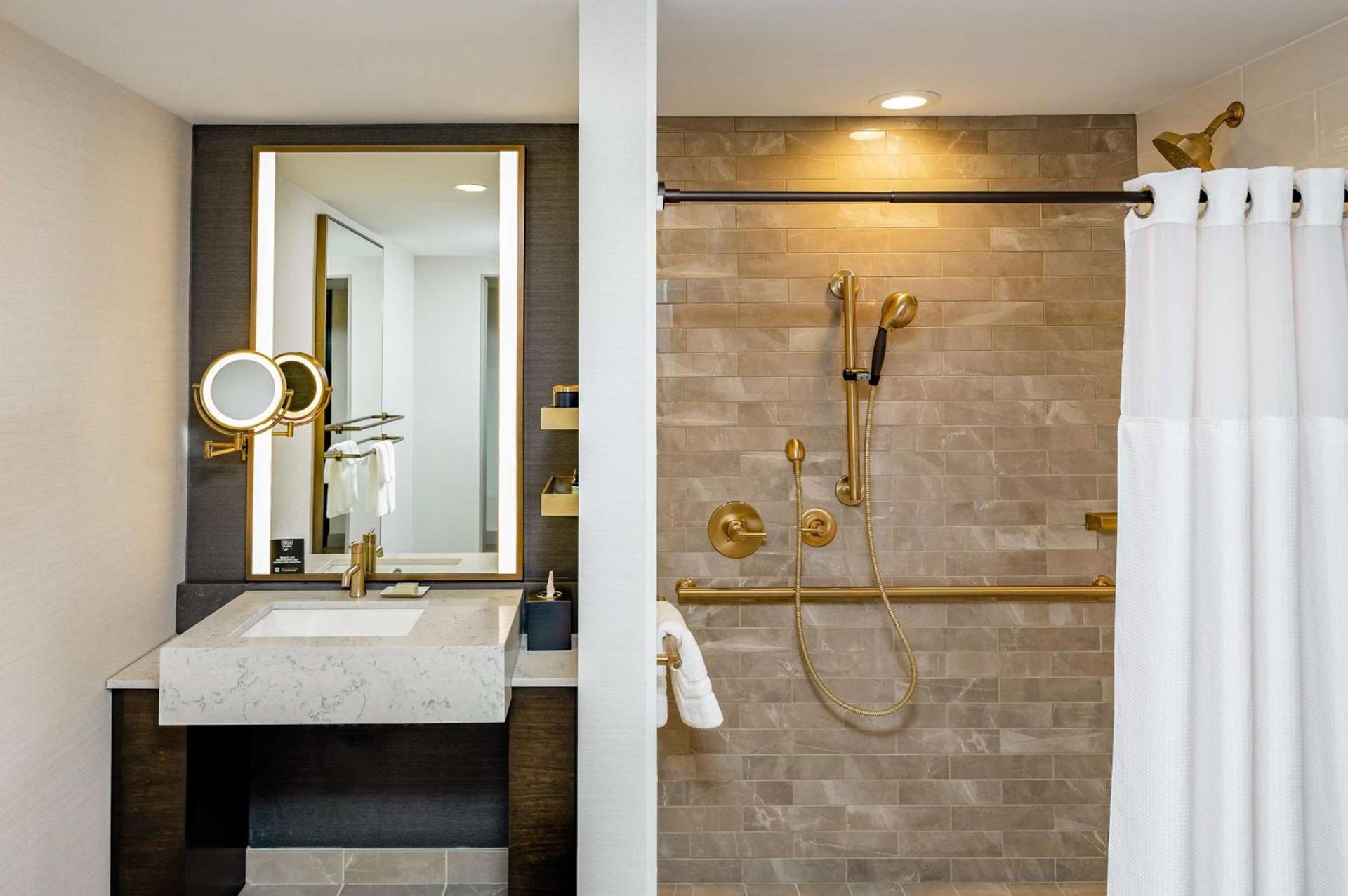 Hotel Fort Des Moines, Curio Collection By Hilton photo 52