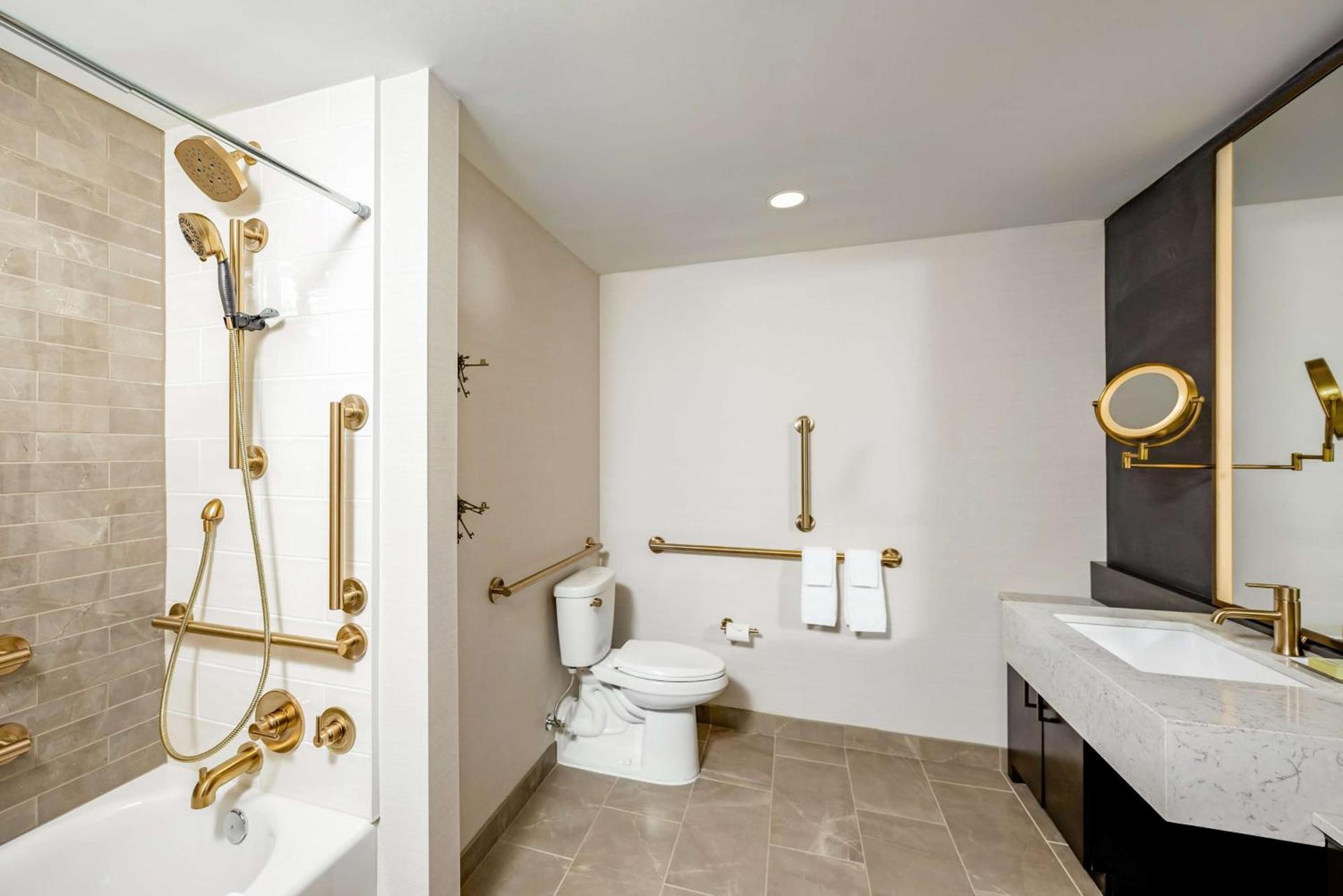 Hotel Fort Des Moines, Curio Collection By Hilton photo 55