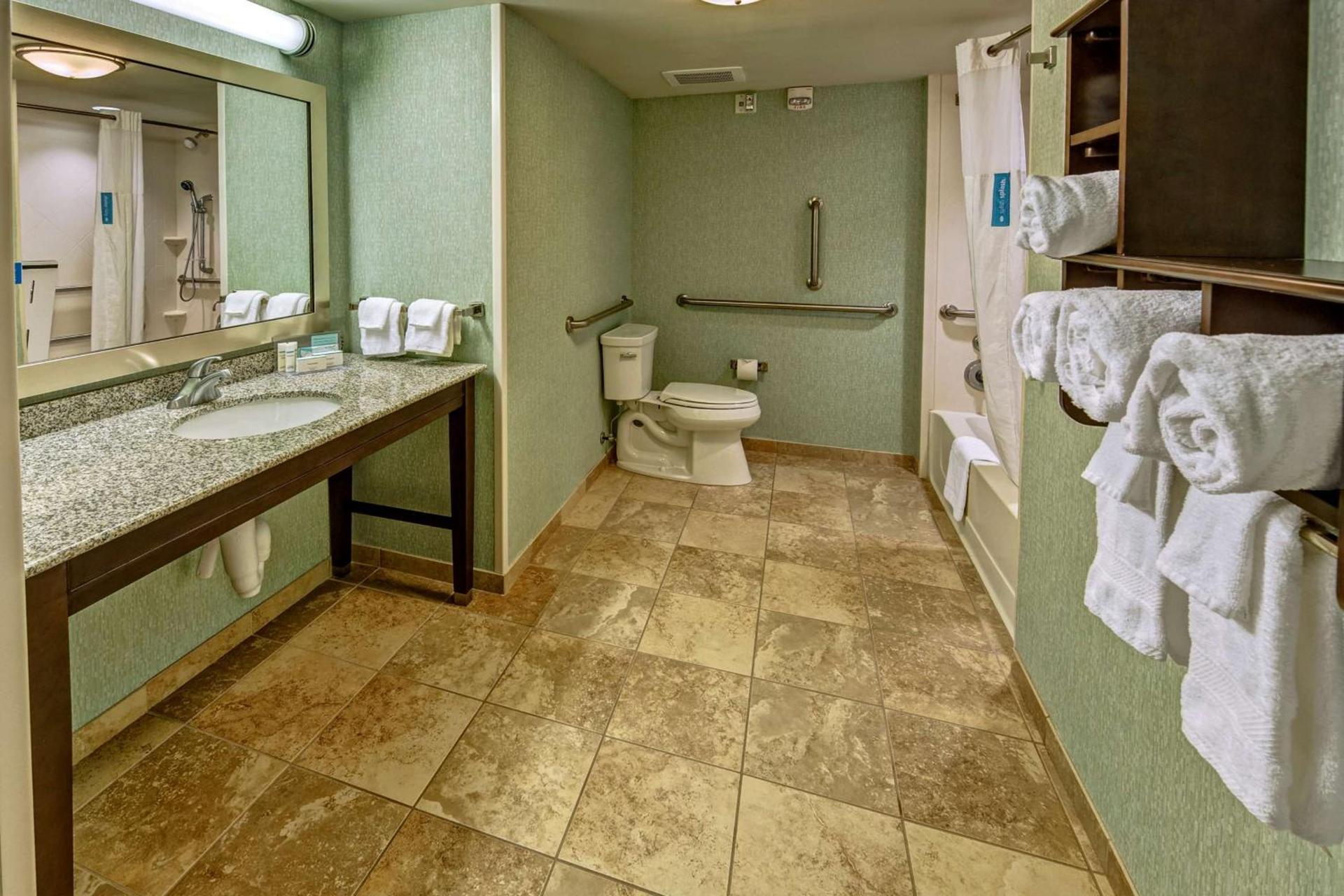 Hampton Inn & Suites Destin photo 34