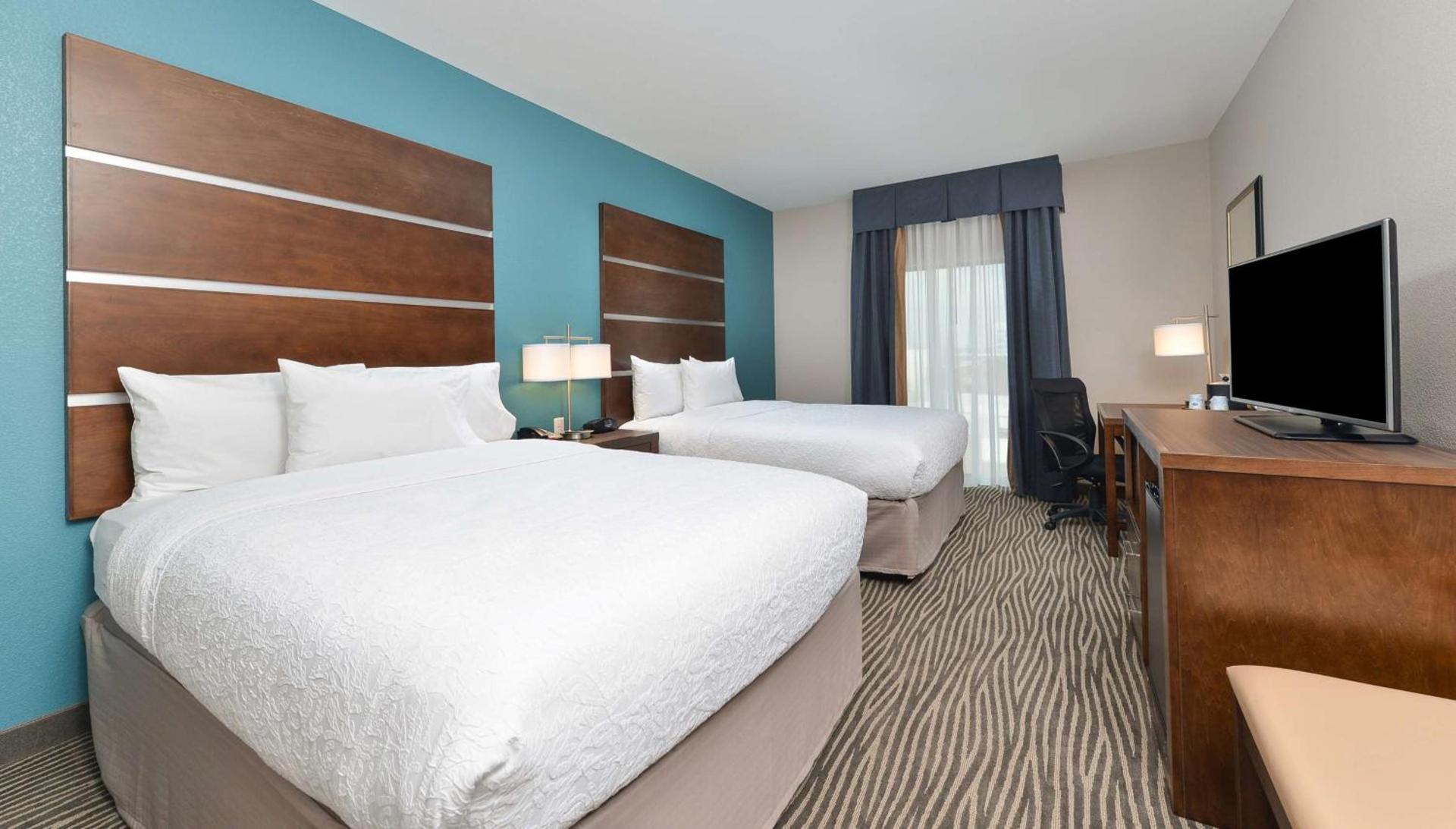 Hampton Inn & Suites Des Moines Downtown photo 18
