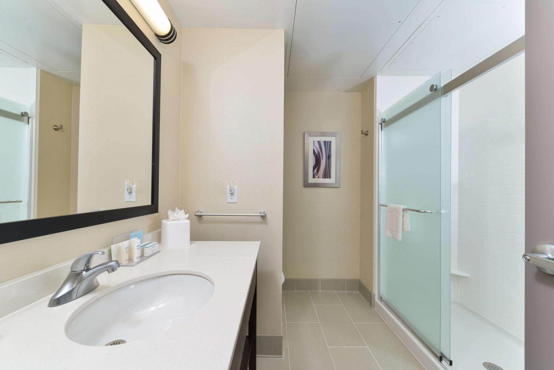 Hampton Inn & Suites Des Moines Downtown photo 23