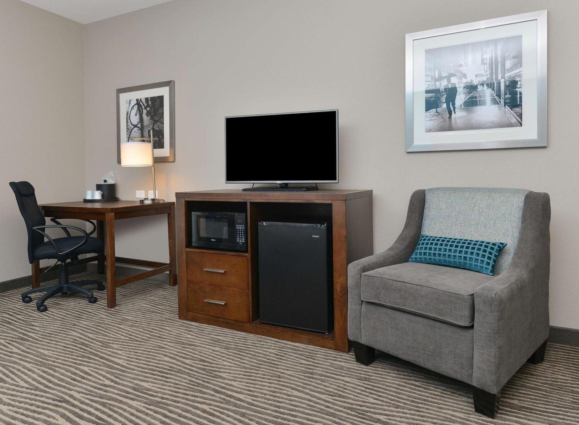 Hampton Inn & Suites Des Moines Downtown photo 27