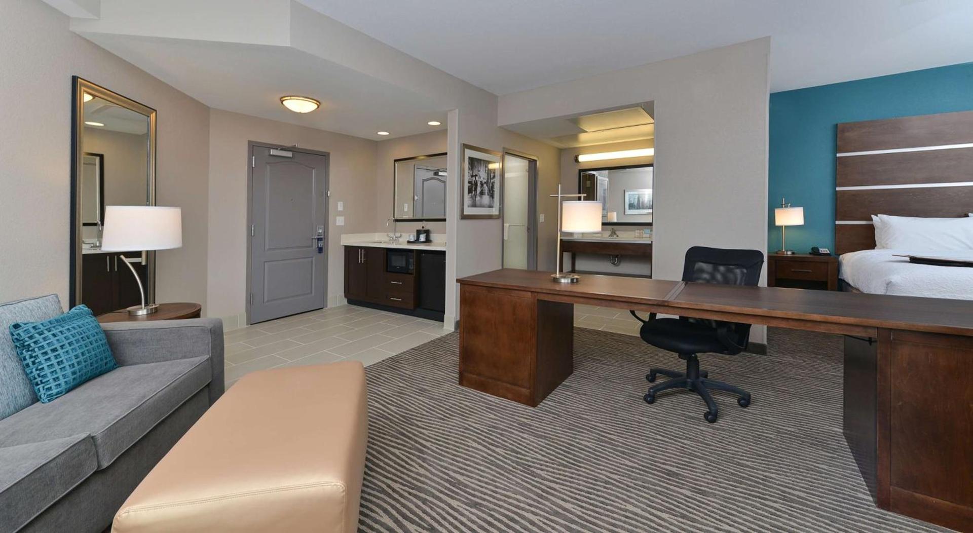 Hampton Inn & Suites Des Moines Downtown photo 33