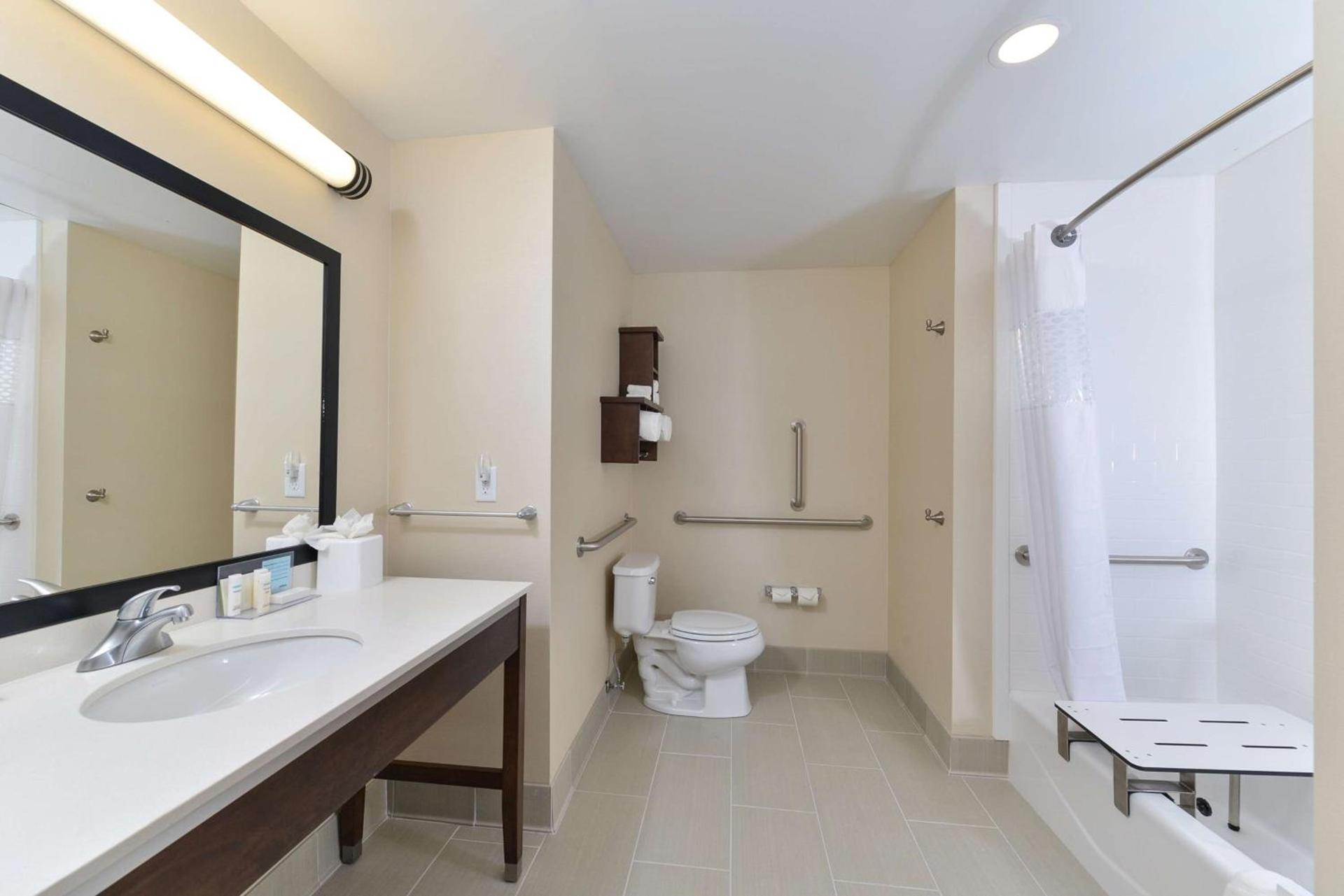 Hampton Inn & Suites Des Moines Downtown photo 30
