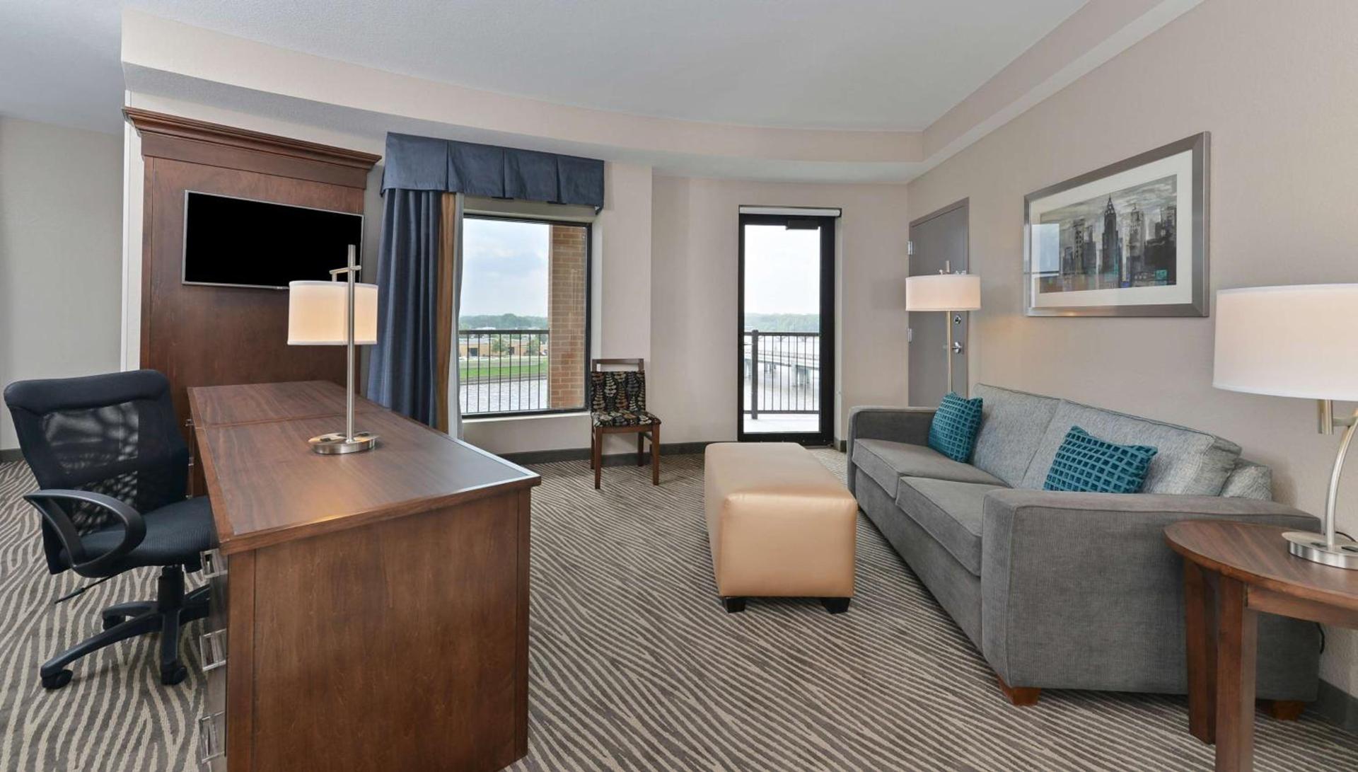 Hampton Inn & Suites Des Moines Downtown photo 29