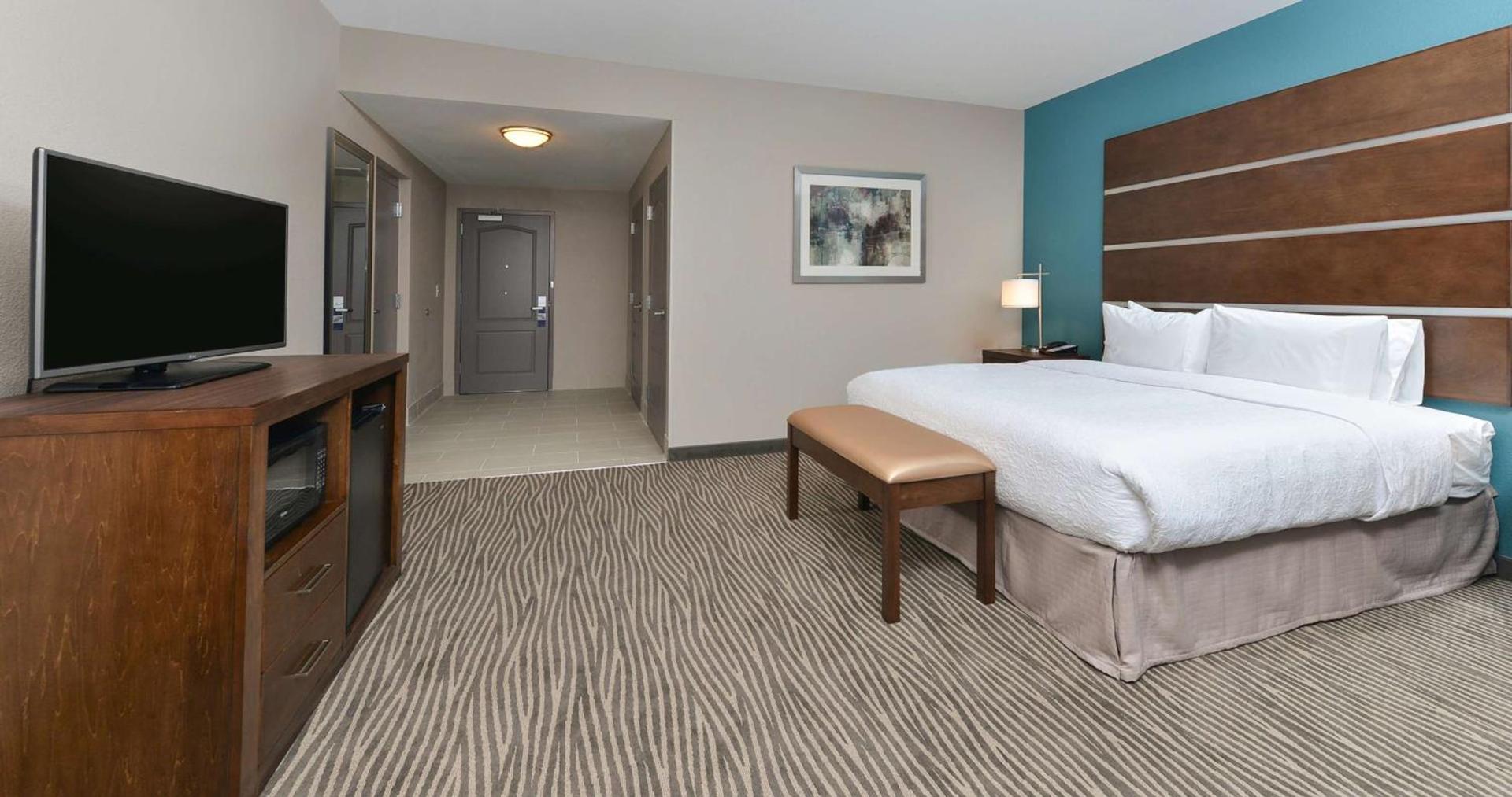 Hampton Inn & Suites Des Moines Downtown photo 37
