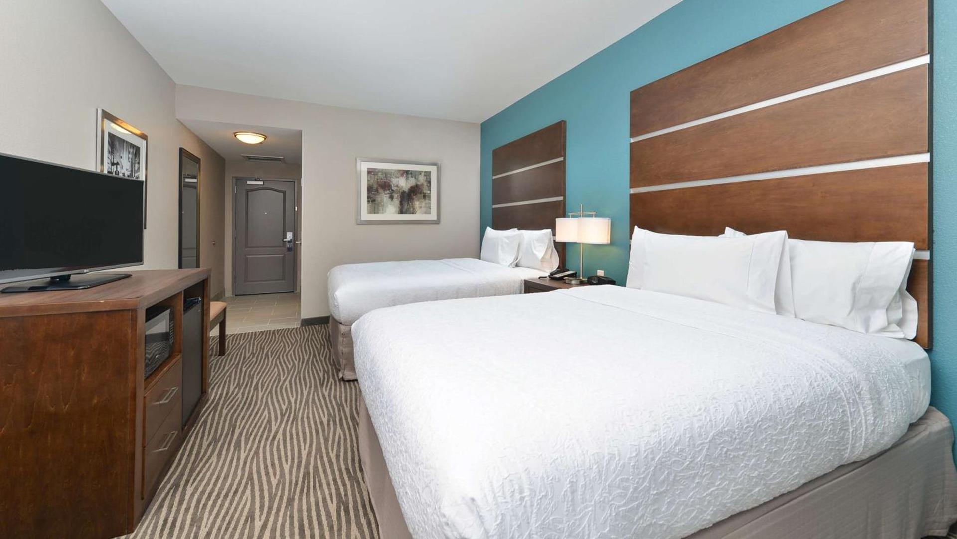 Hampton Inn & Suites Des Moines Downtown photo 38
