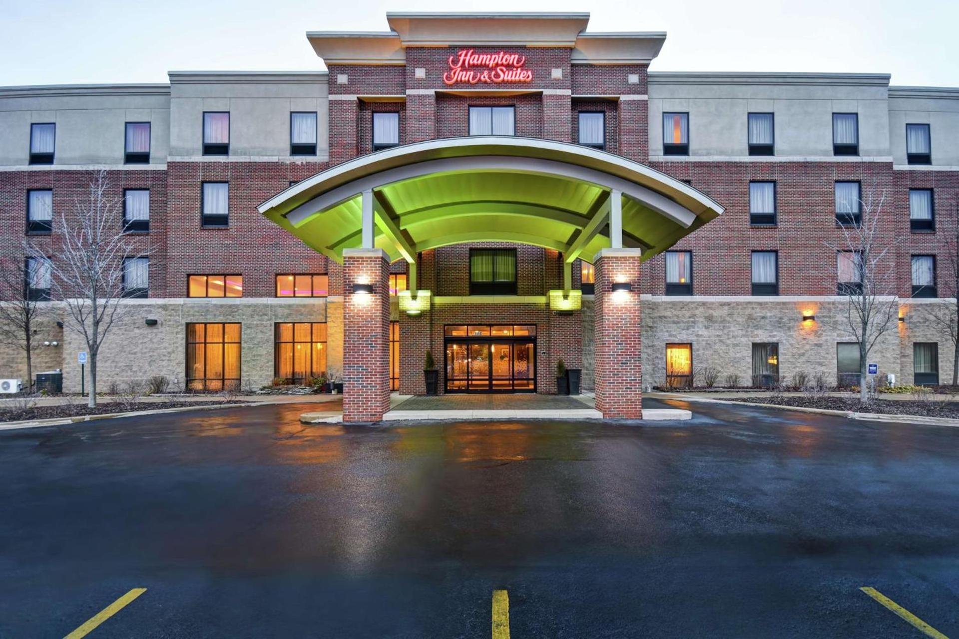 Hampton Inn & Suites Detroit-Canton photo 3