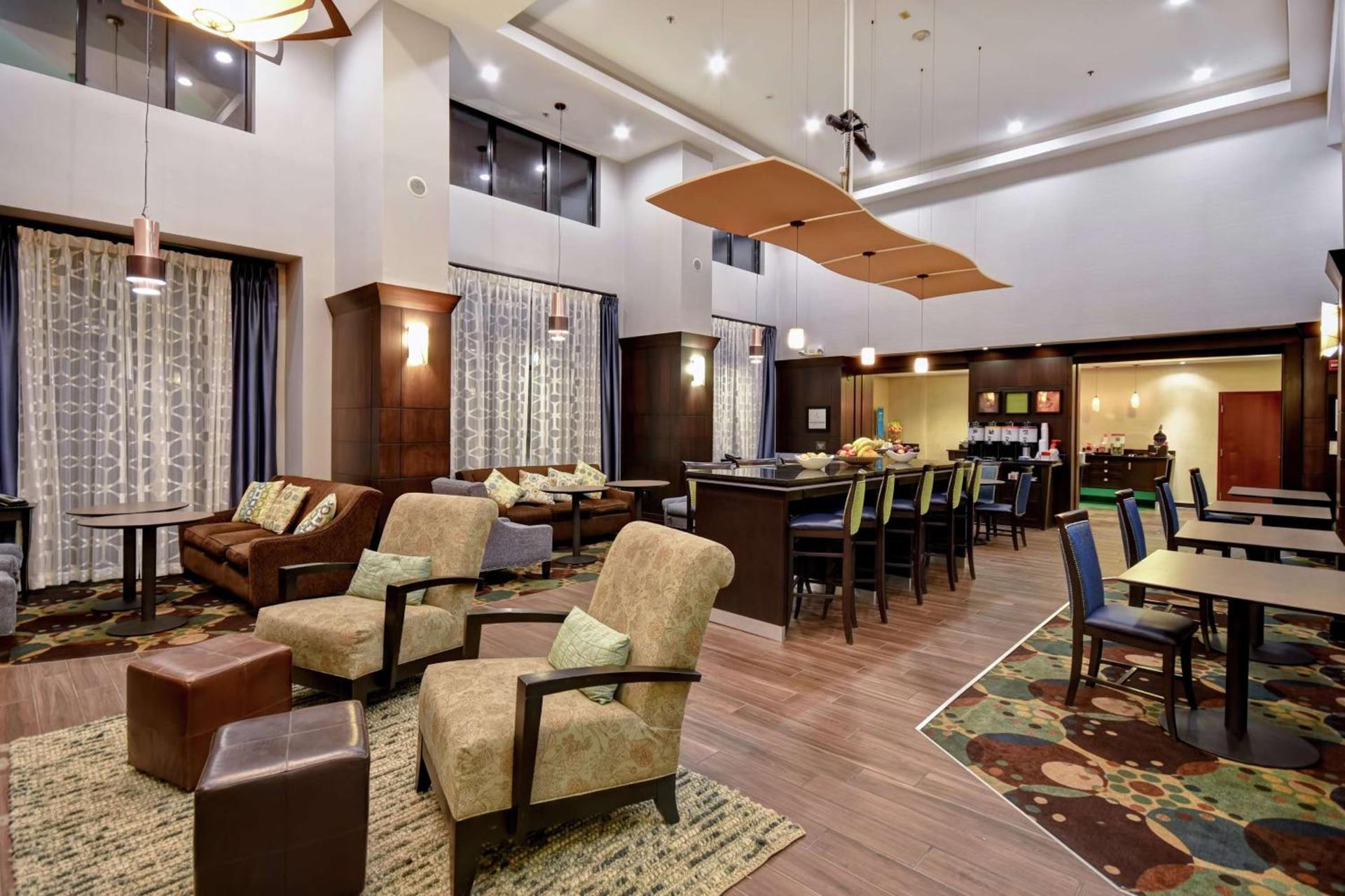 Hampton Inn & Suites Detroit-Canton photo 11
