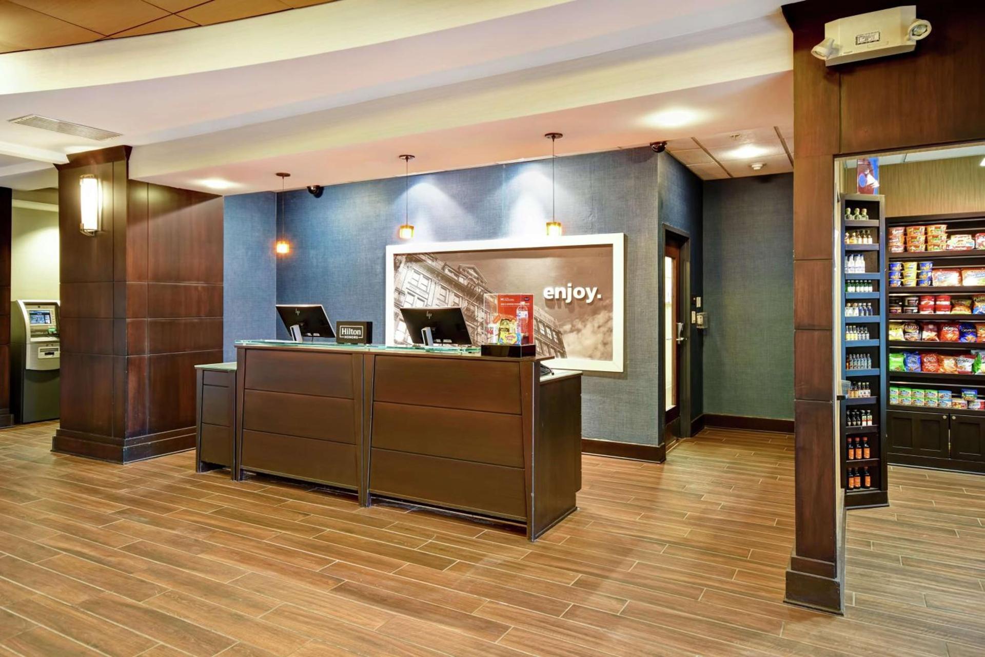 Hampton Inn & Suites Detroit-Canton photo 13
