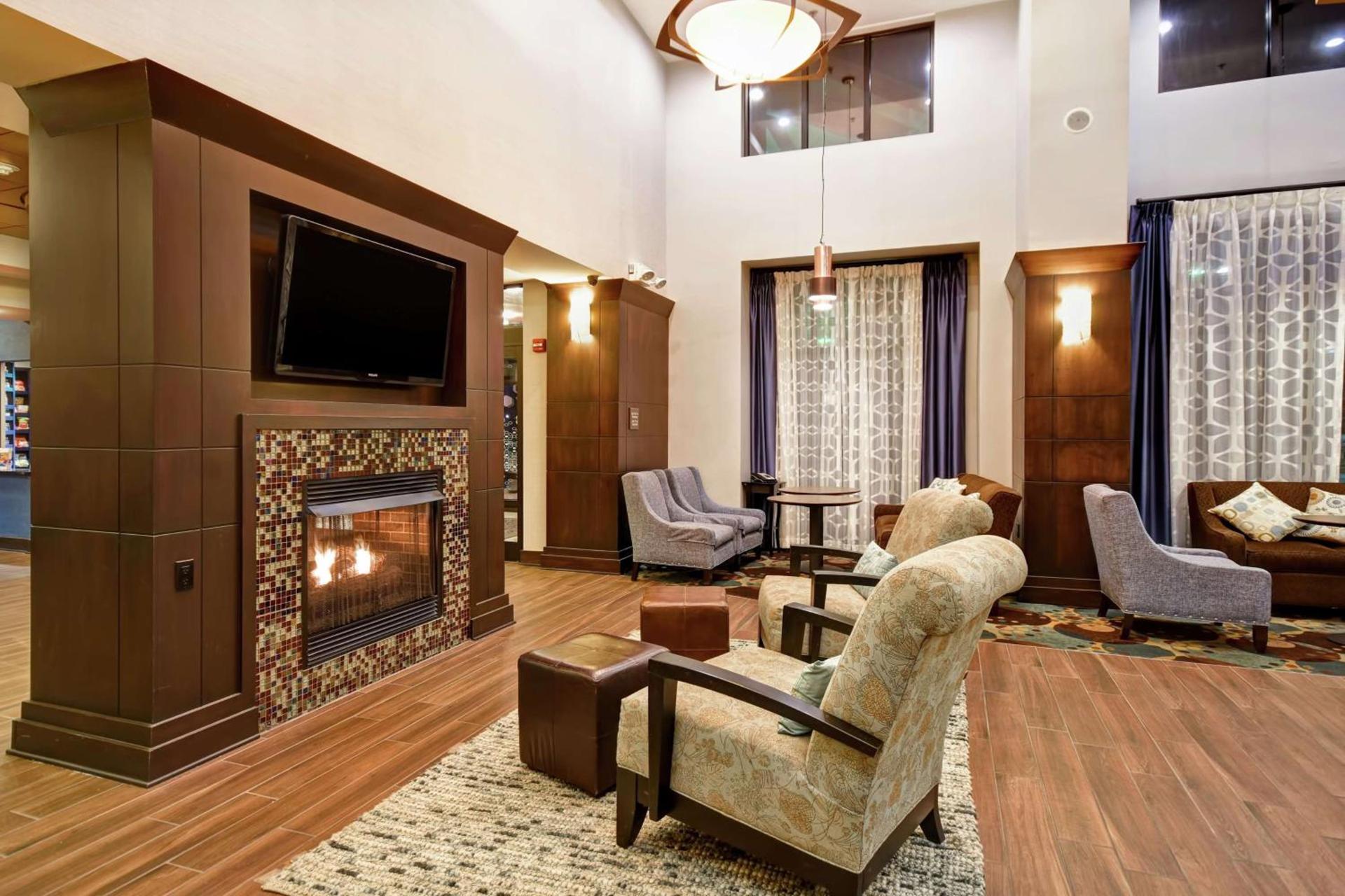 Hampton Inn & Suites Detroit-Canton photo 14