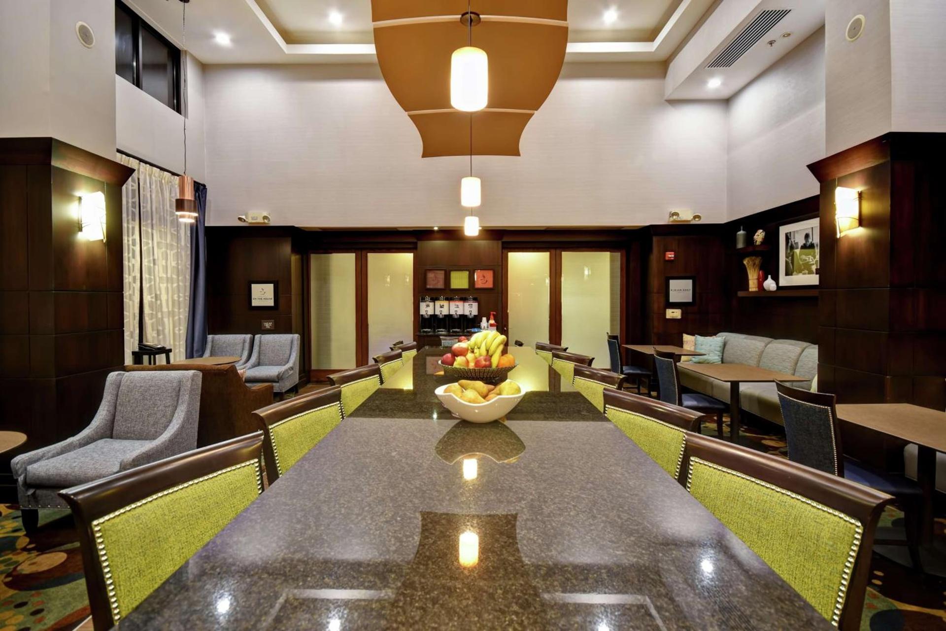 Hampton Inn & Suites Detroit-Canton photo 15