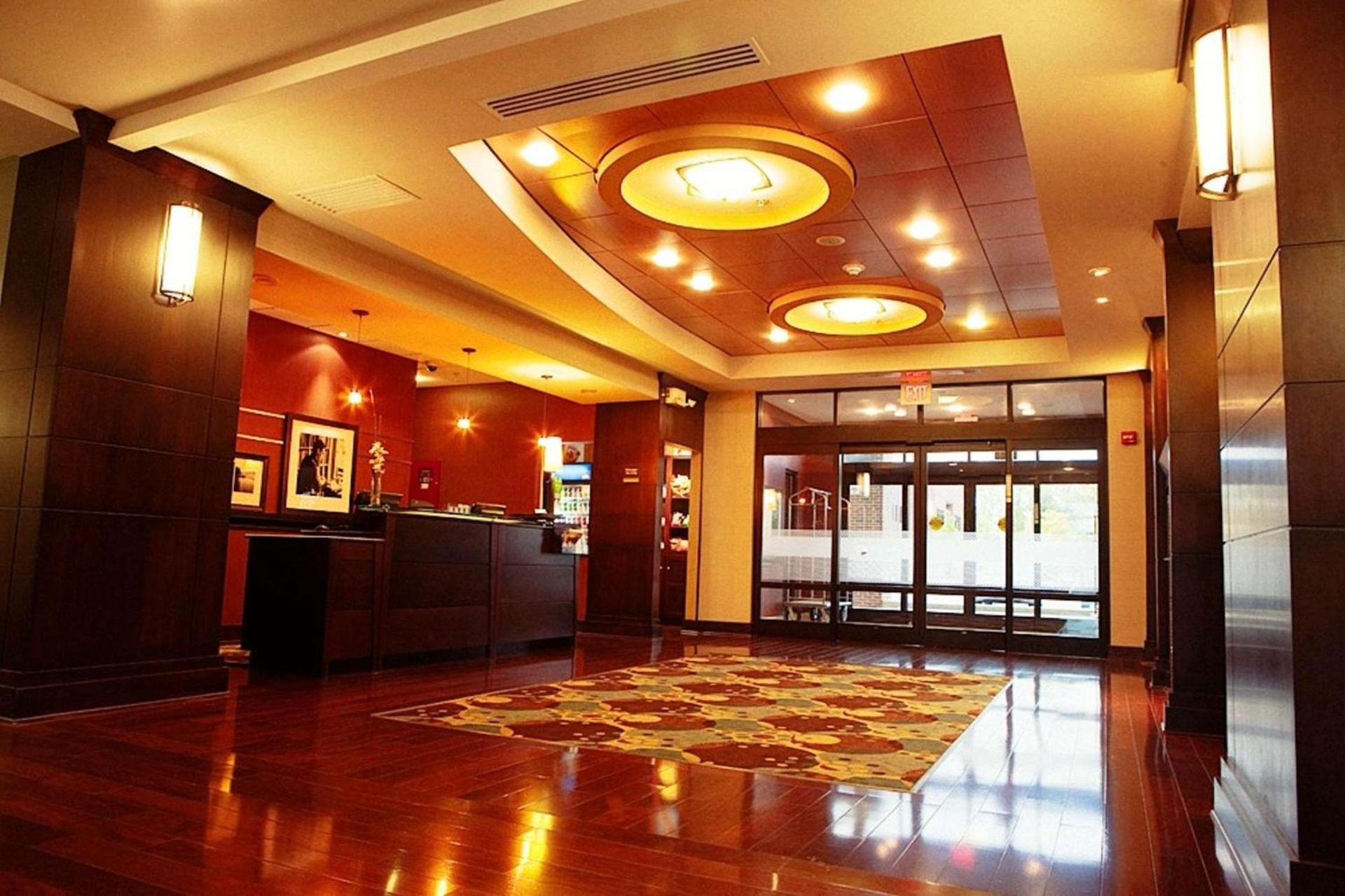 Hampton Inn & Suites Detroit-Canton photo 17