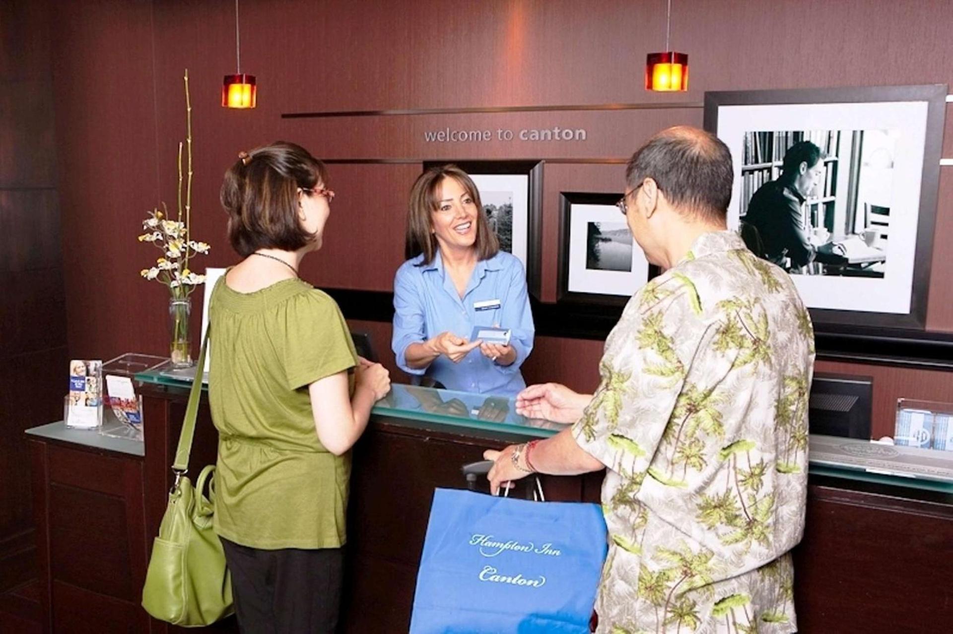 Hampton Inn & Suites Detroit-Canton photo 18