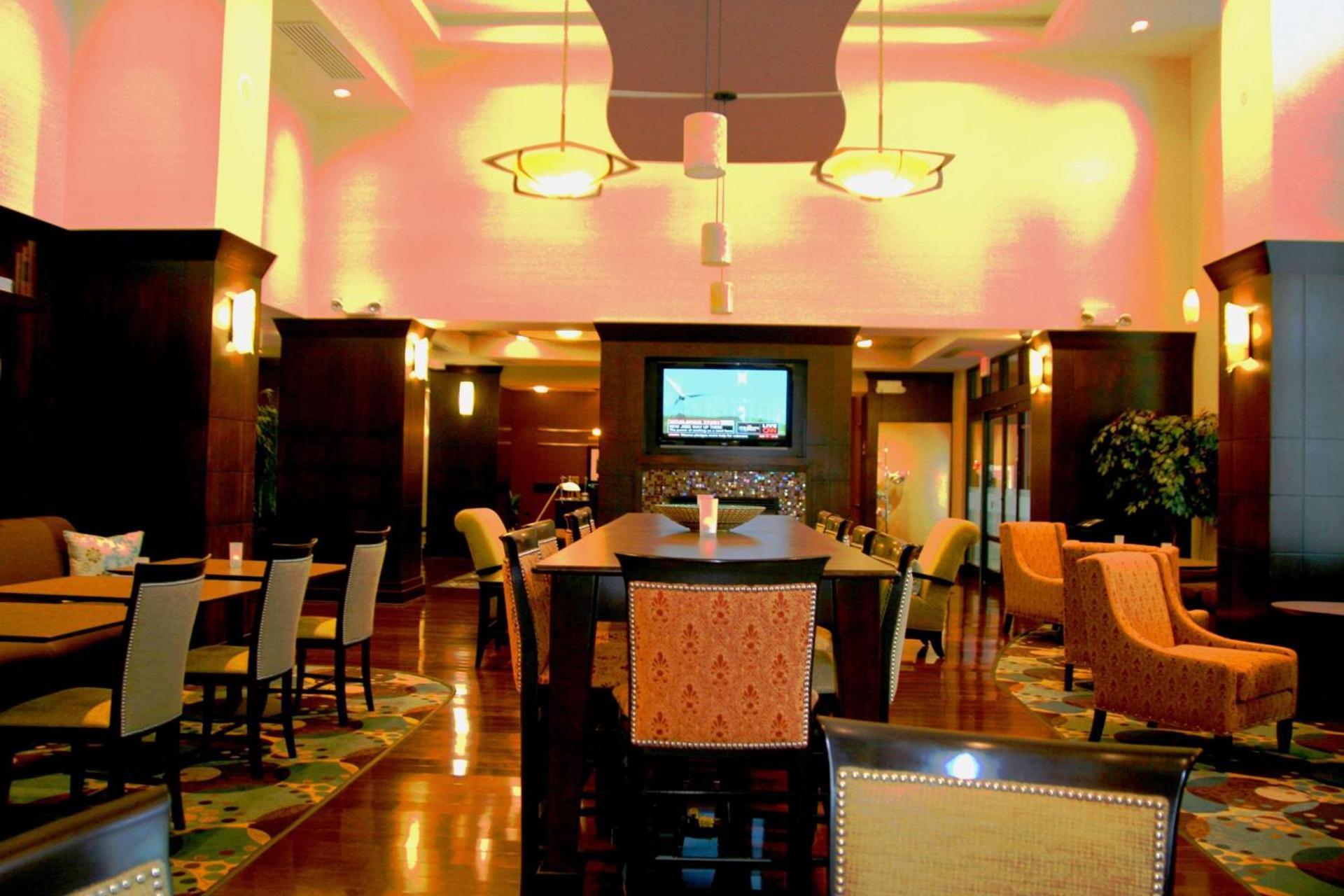 Hampton Inn & Suites Detroit-Canton photo 19