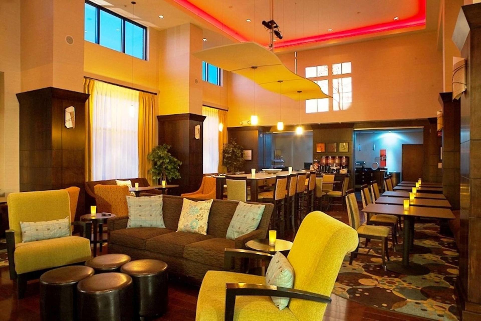 Hampton Inn & Suites Detroit-Canton photo 22