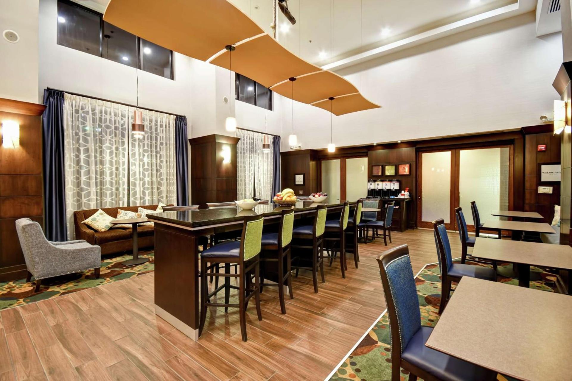 Hampton Inn & Suites Detroit-Canton photo 28