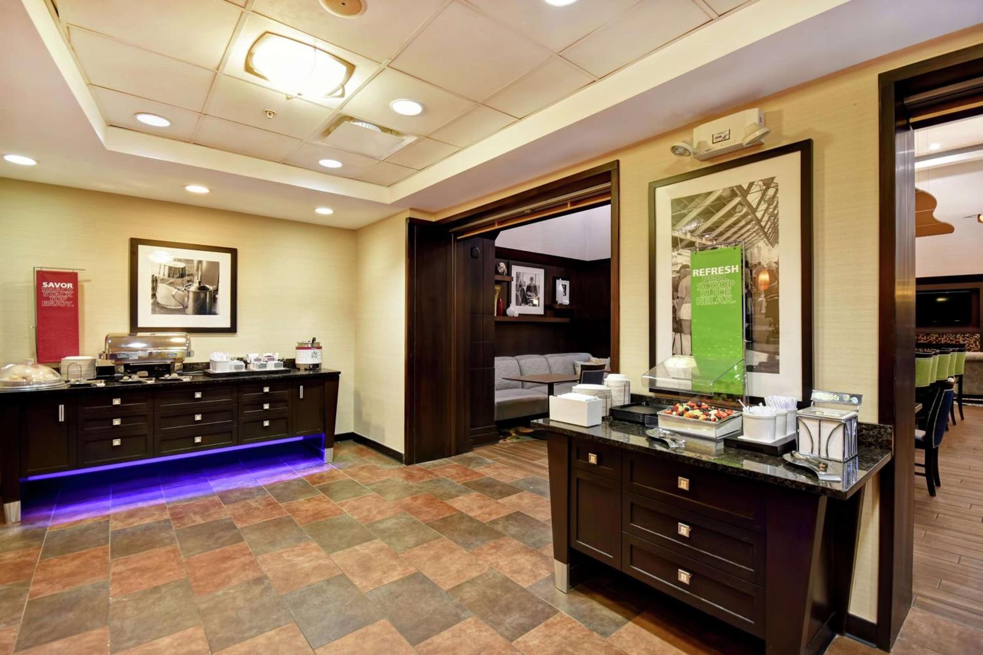 Hampton Inn & Suites Detroit-Canton photo 29