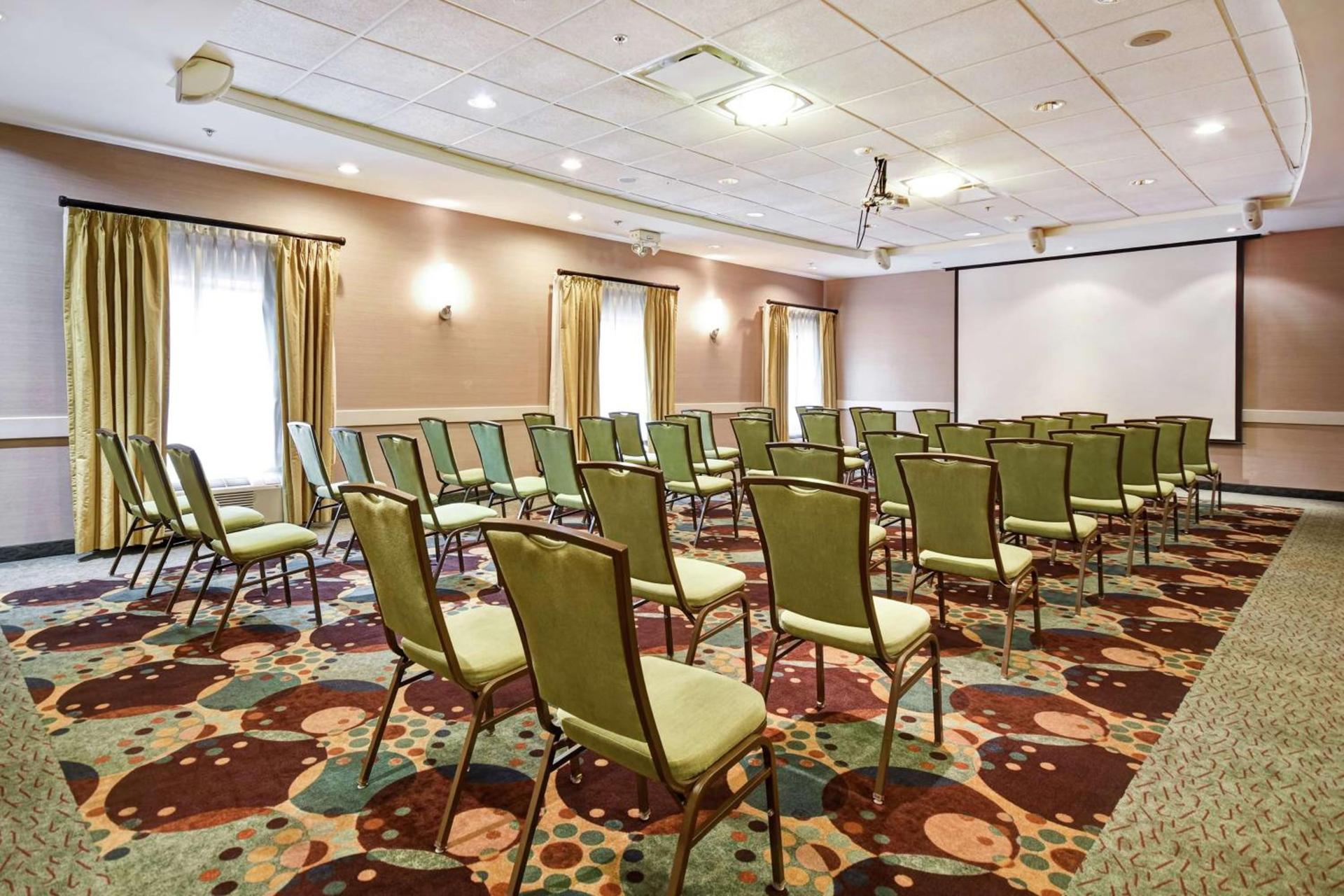 Hampton Inn & Suites Detroit-Canton photo 71