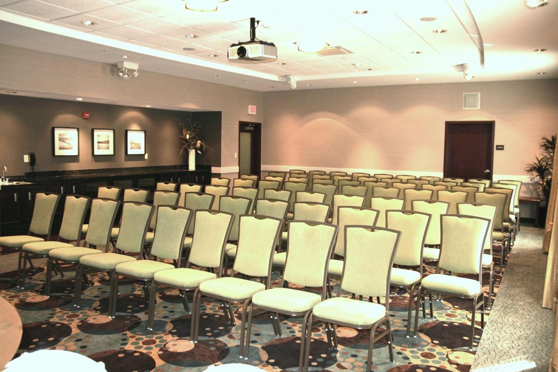 Hampton Inn & Suites Detroit-Canton photo 81