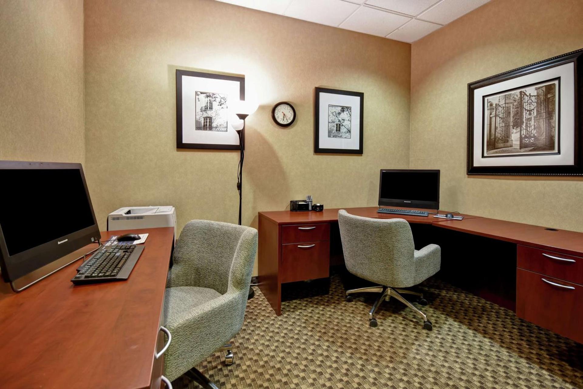 Hampton Inn & Suites Detroit-Canton photo 86