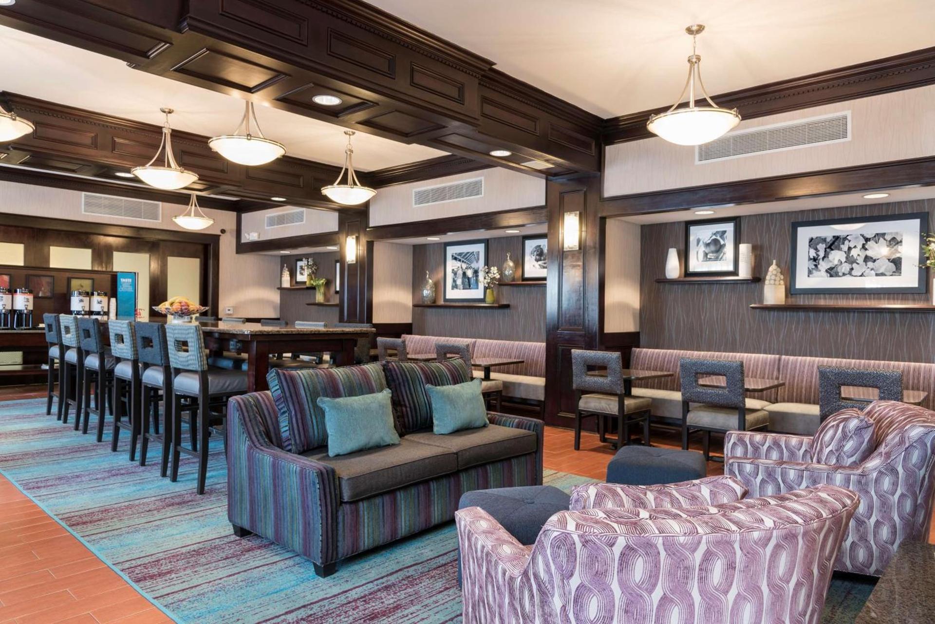 Hampton Inn Detroit Roseville photo 8