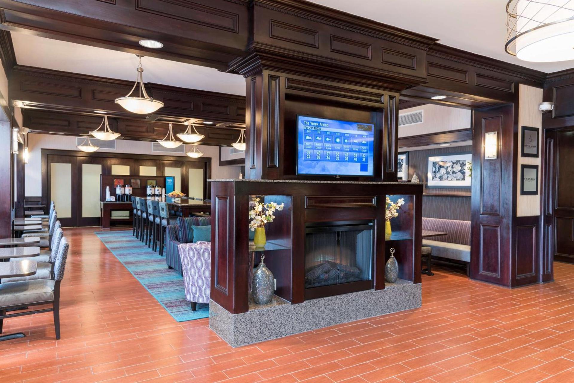 Hampton Inn Detroit Roseville photo 3
