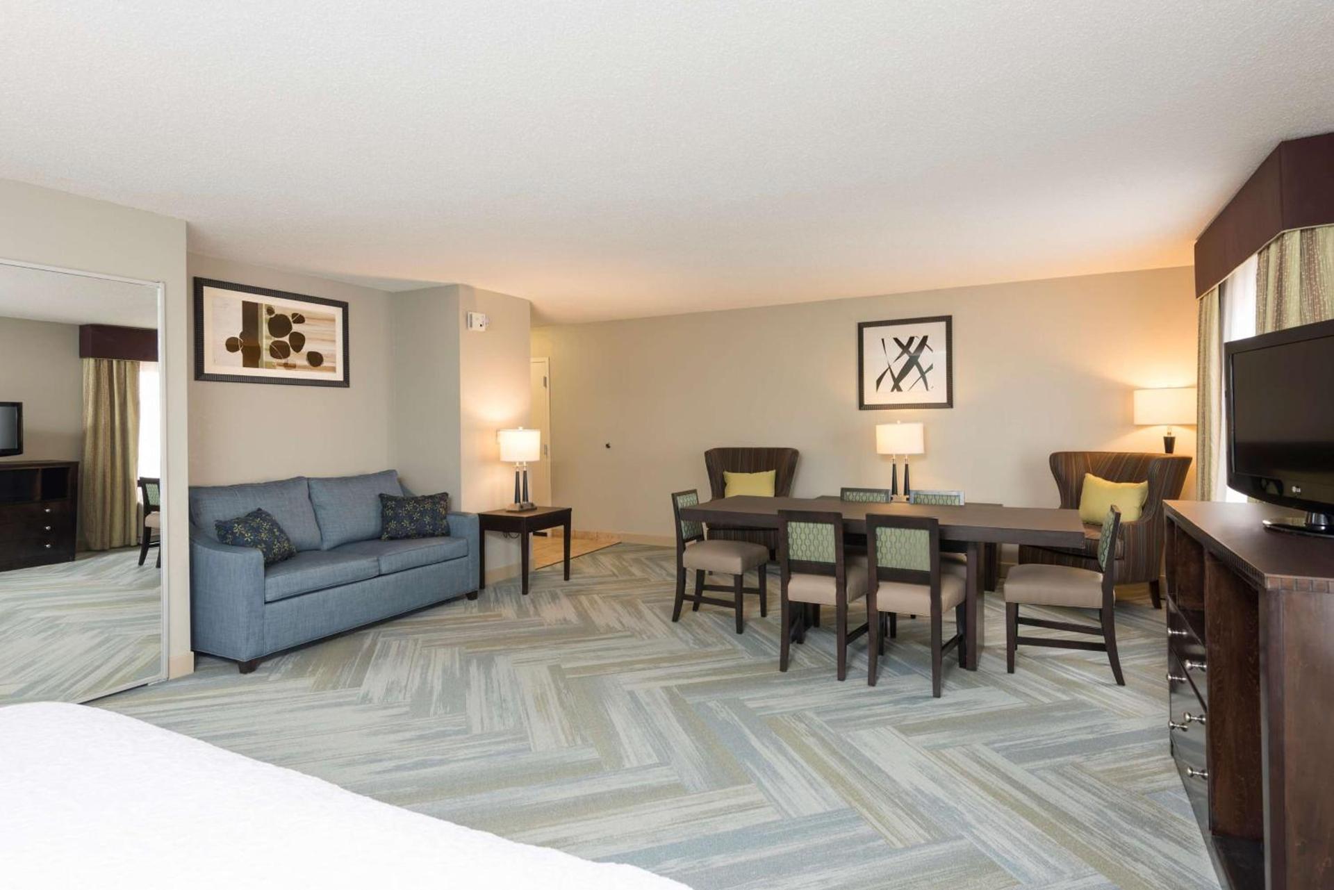 Hampton Inn Detroit Roseville photo 26