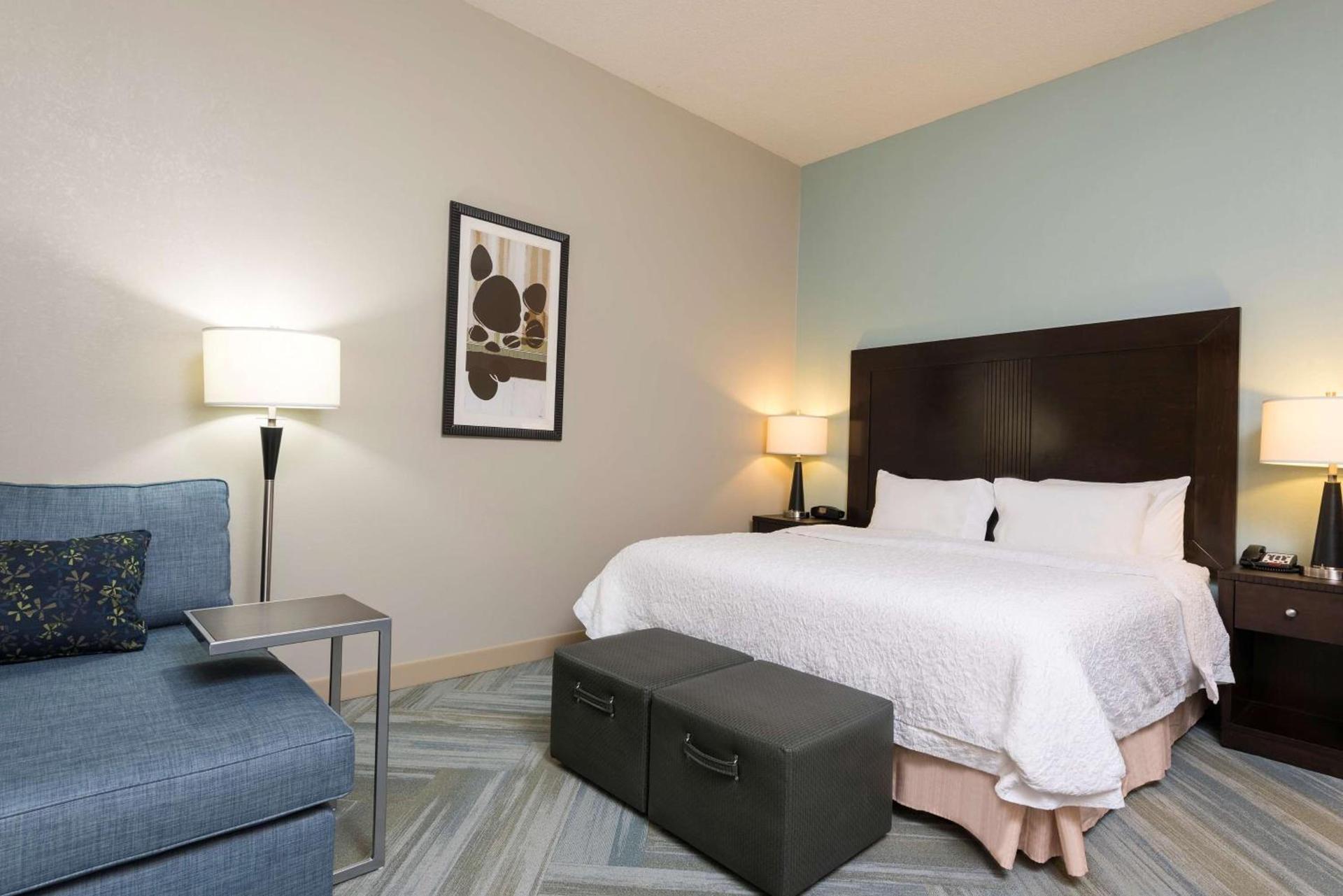 Hampton Inn Detroit Roseville photo 28