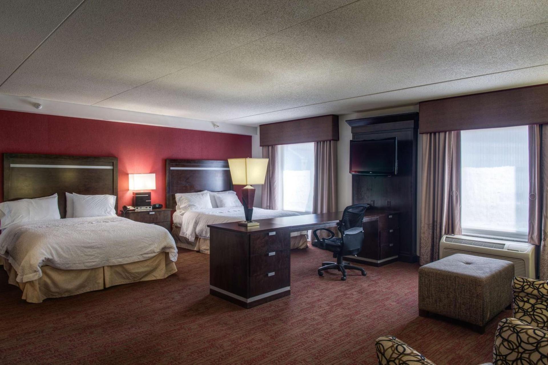 Hampton Inn & Suites Detroit/Airport Romulus photo 30