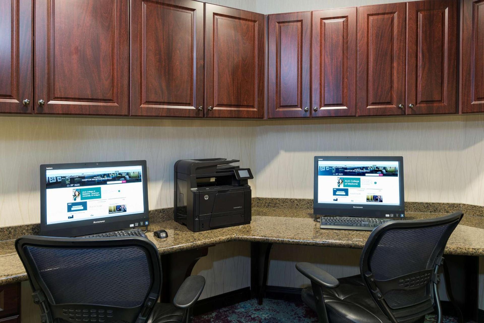 Hampton Inn Detroit Roseville photo 34