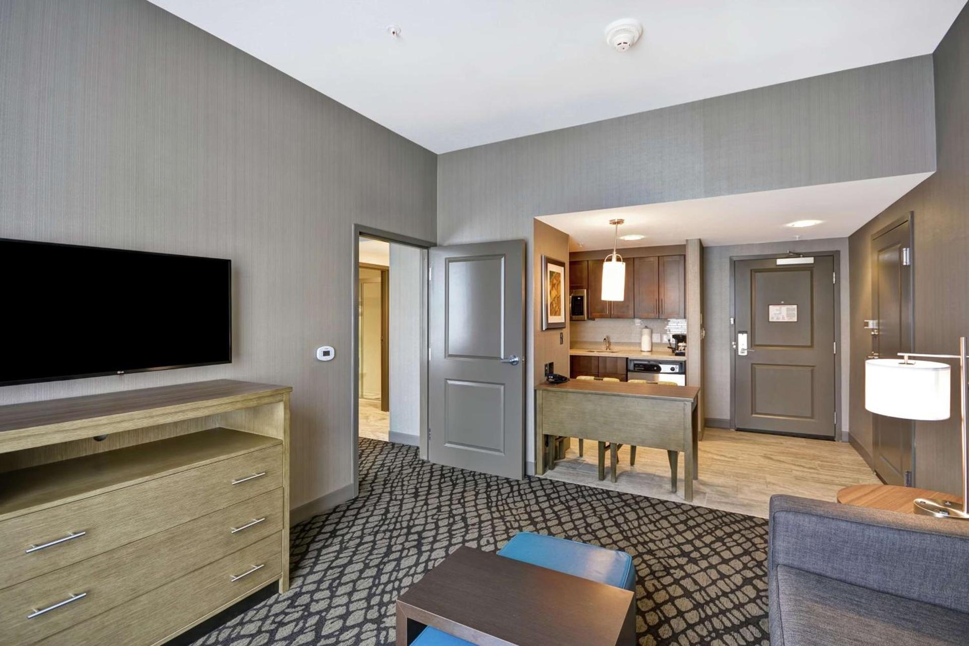 Homewood Suites By Hilton Warren Detroit photo 23