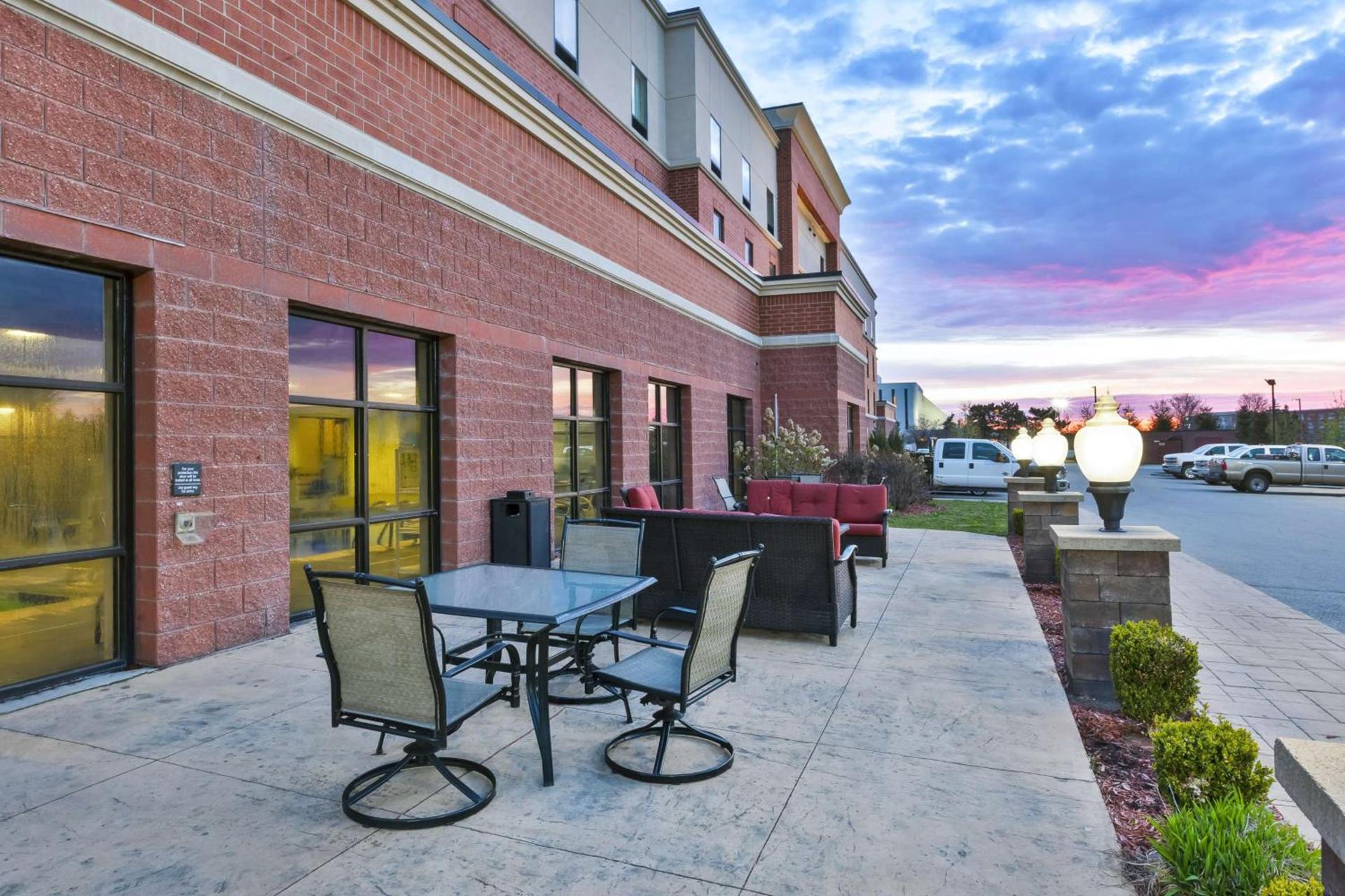 Hampton Inn Detroit/Southgate photo 3