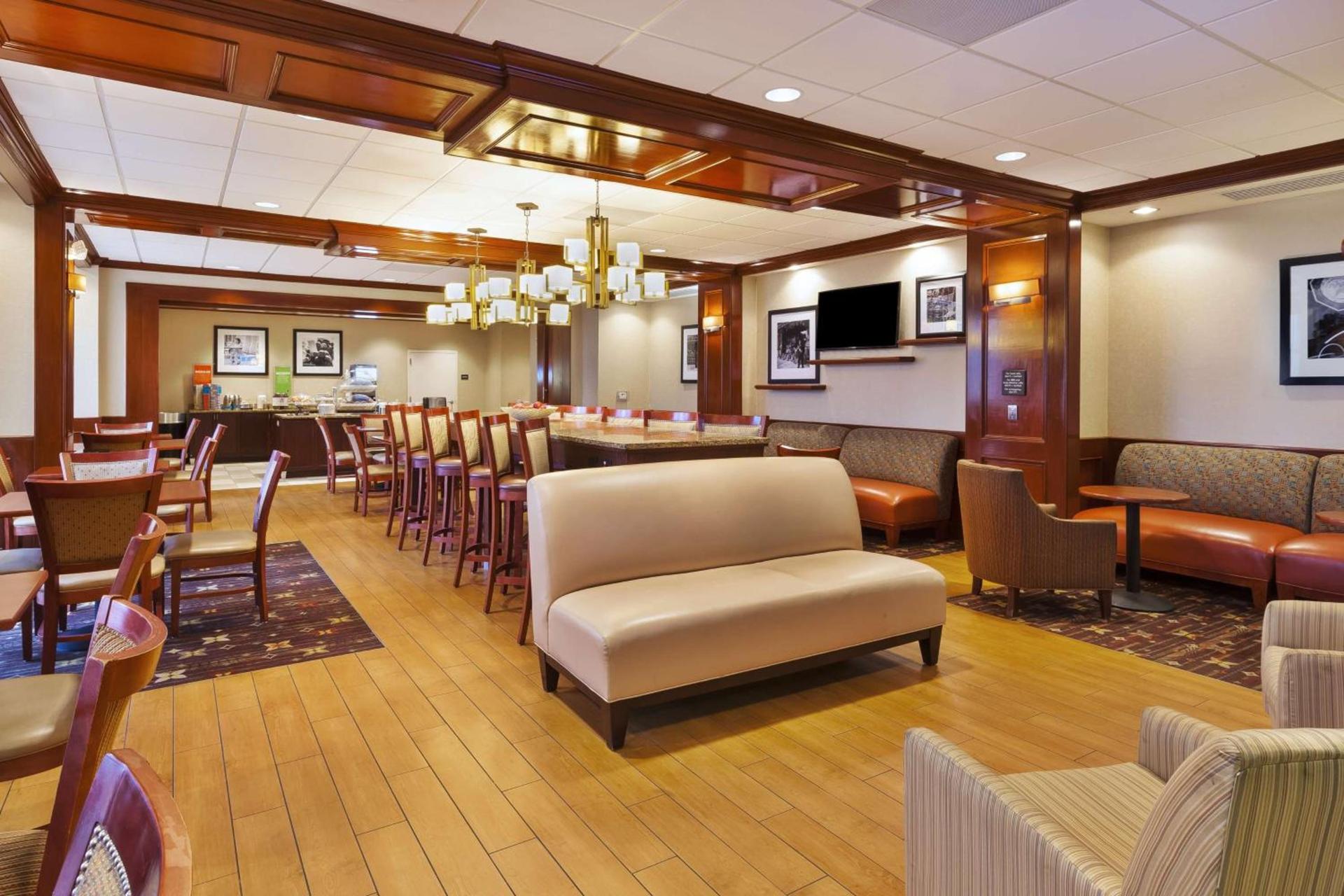 Hampton Inn Detroit/Southgate photo 11