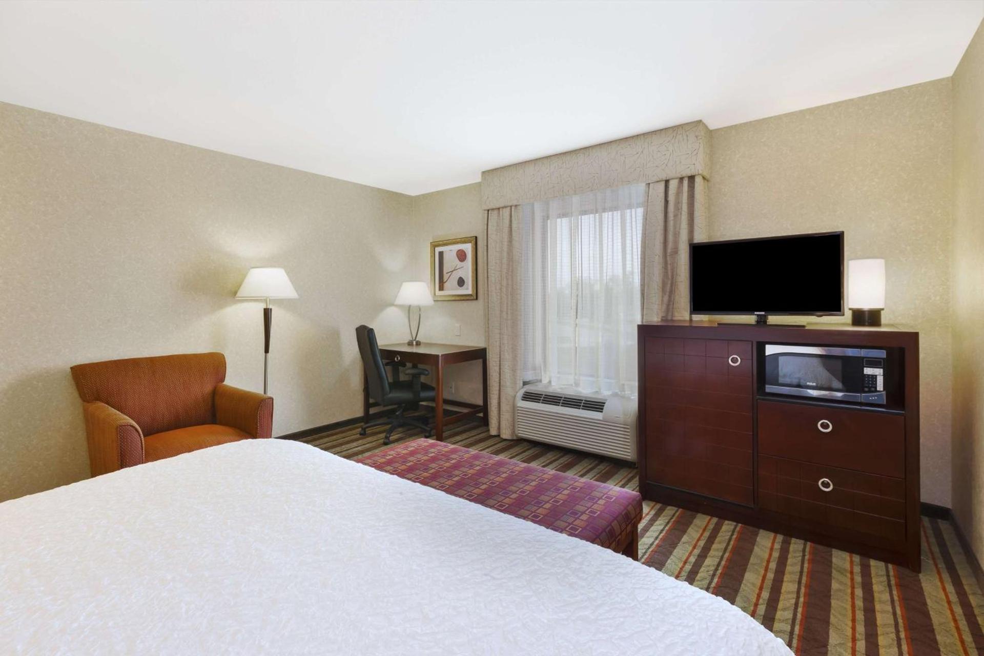 Hampton Inn Detroit/Southgate photo 35
