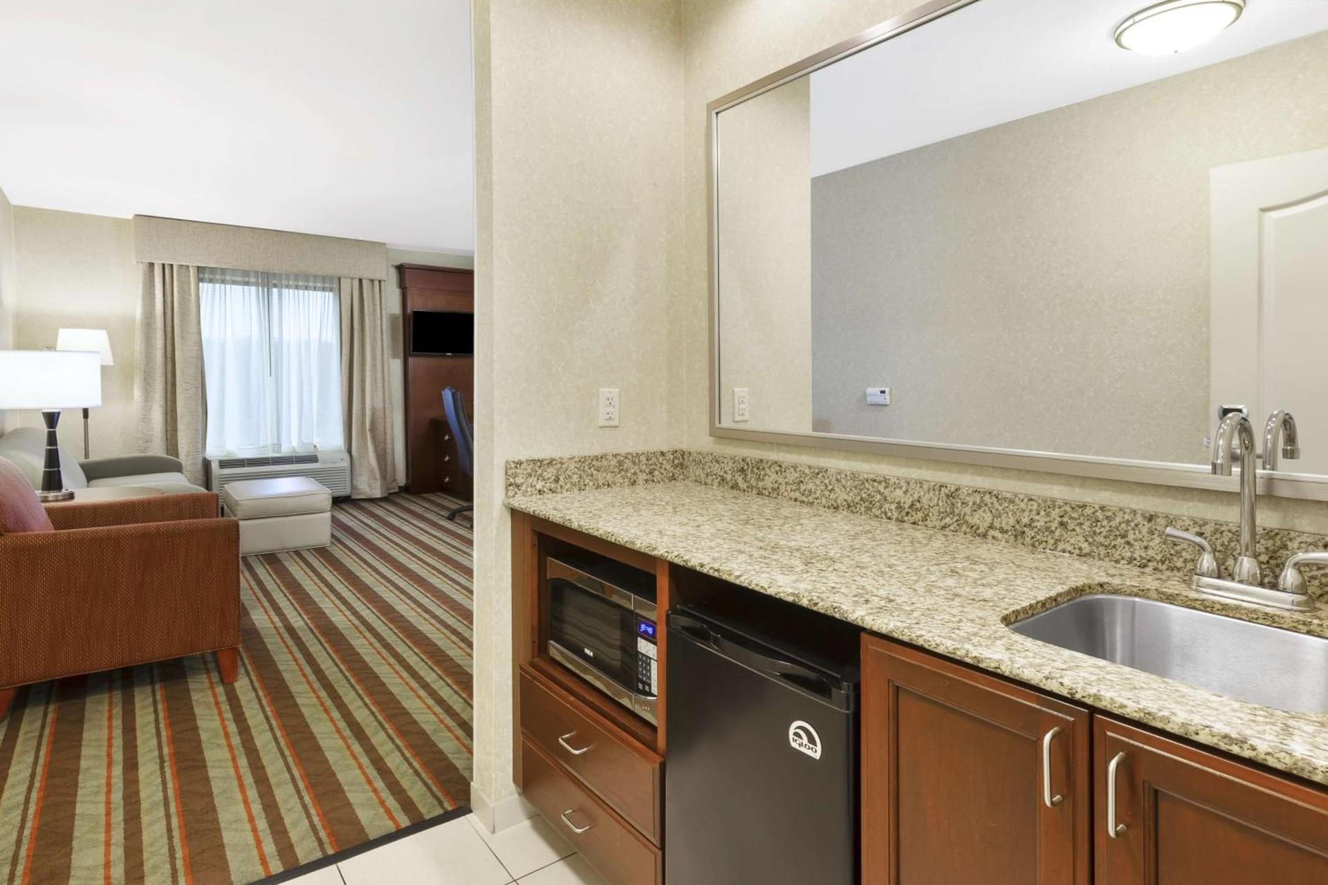 Hampton Inn Detroit/Southgate photo 42