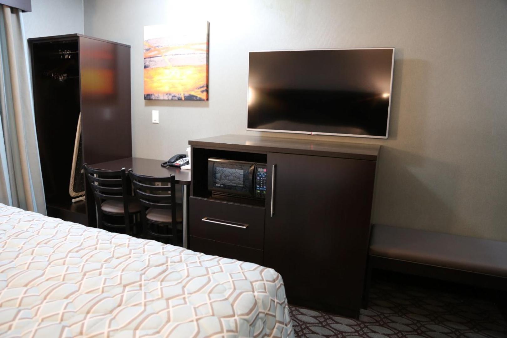 Red Carpet Inn Elmwood photo 35