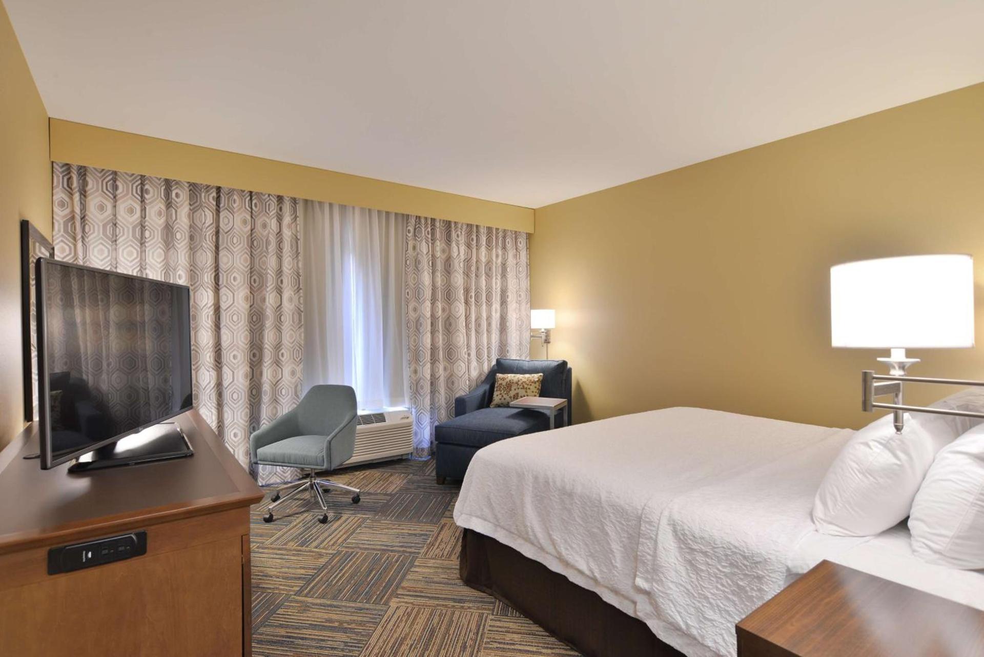 Hampton Inn & Suites Chippewa Falls photo 7