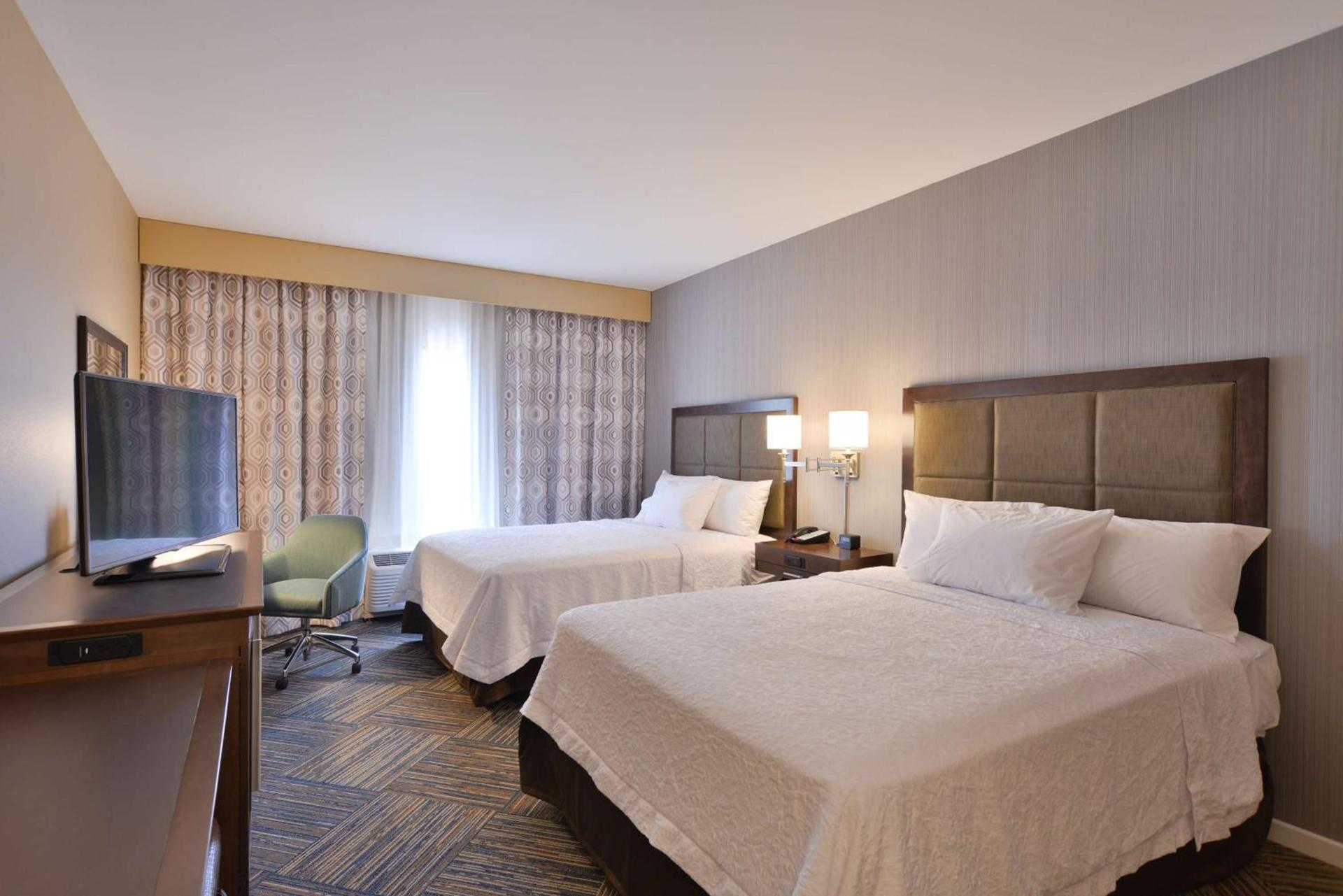 Hampton Inn & Suites Chippewa Falls photo 13