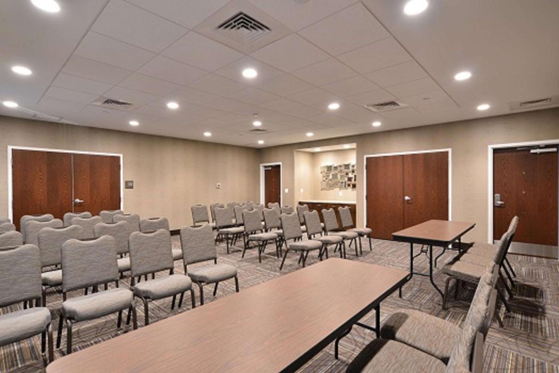 Hampton Inn & Suites Chippewa Falls photo 15