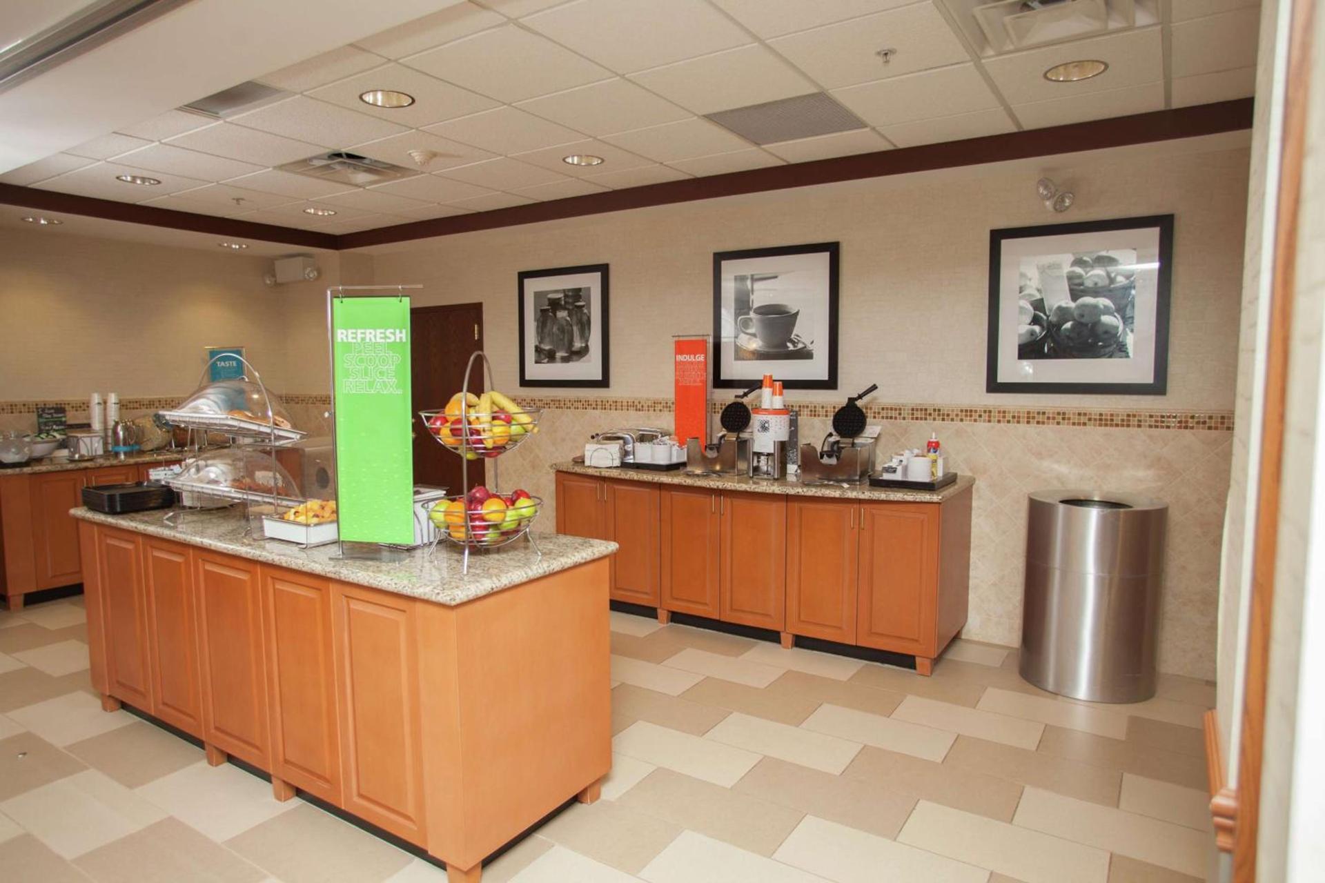 Hampton Inn Elmira/Horseheads photo 3