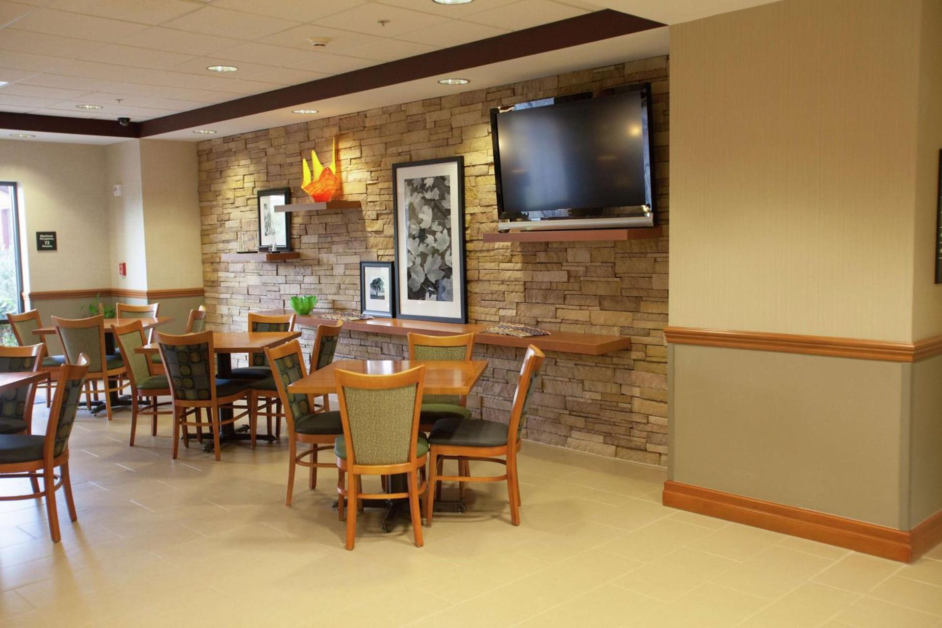 Hampton Inn Elmira/Horseheads photo 6