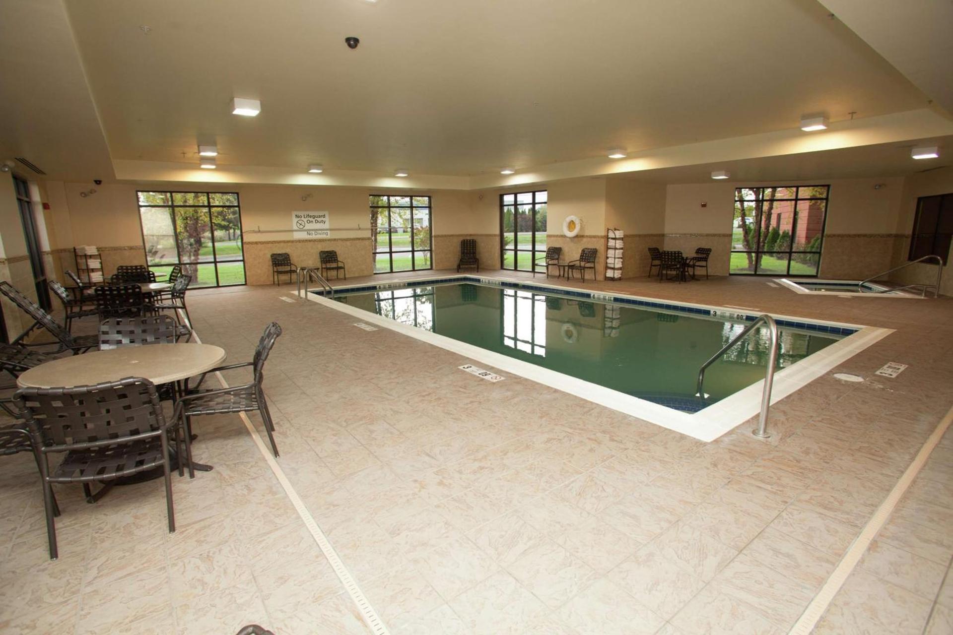 Hampton Inn Elmira/Horseheads photo 12