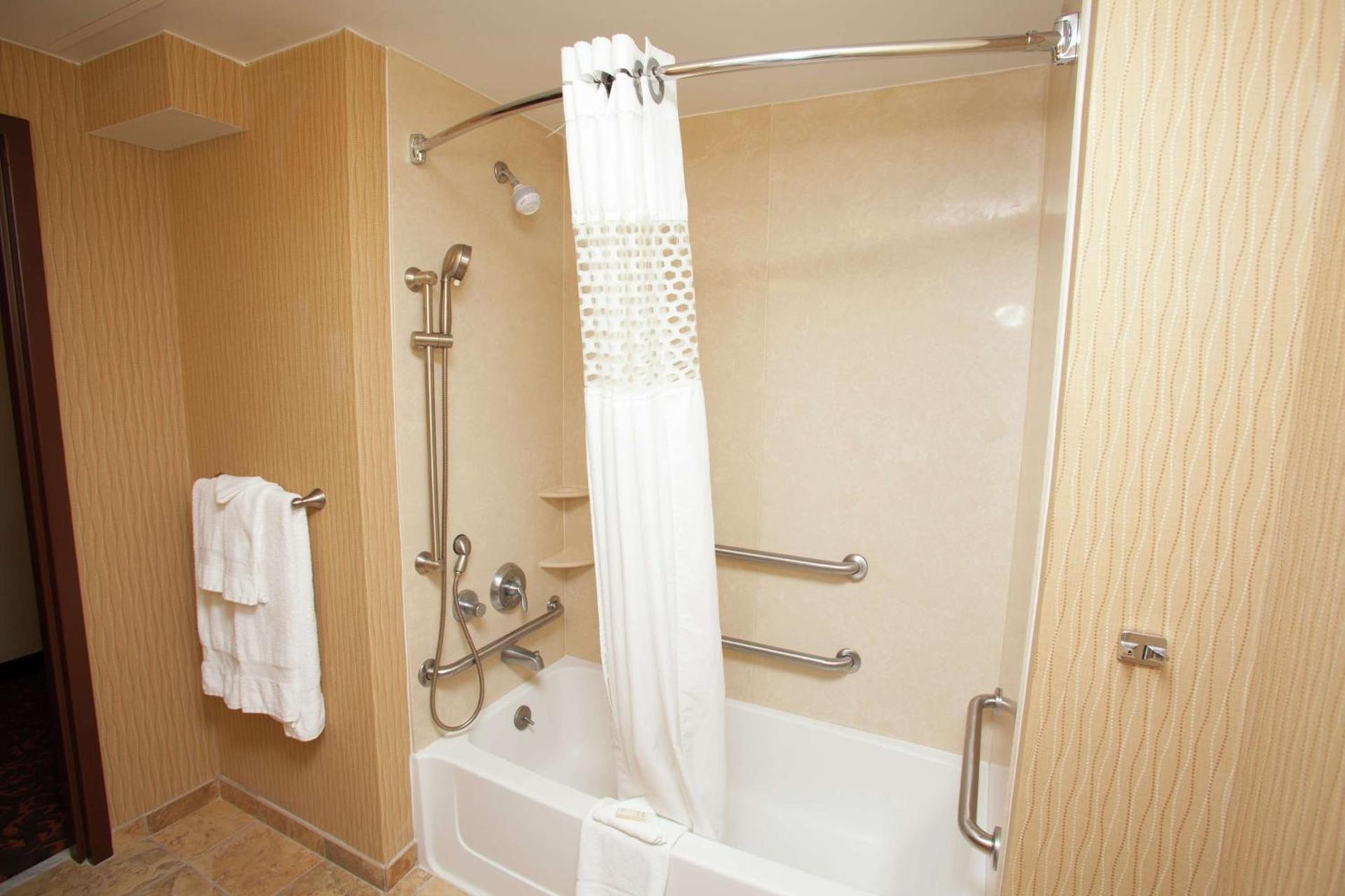 Hampton Inn Elmira/Horseheads photo 49