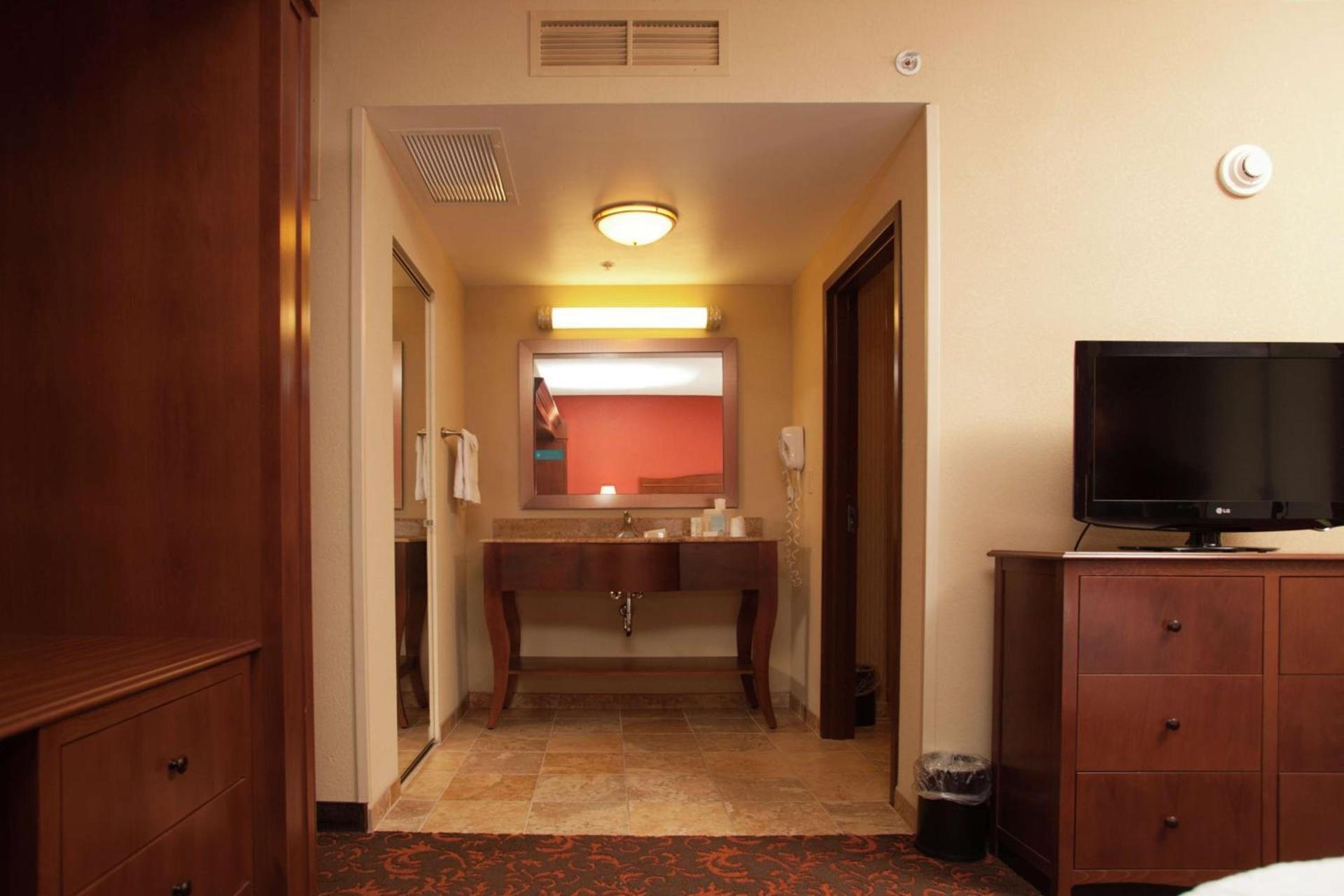 Hampton Inn Elmira/Horseheads photo 54