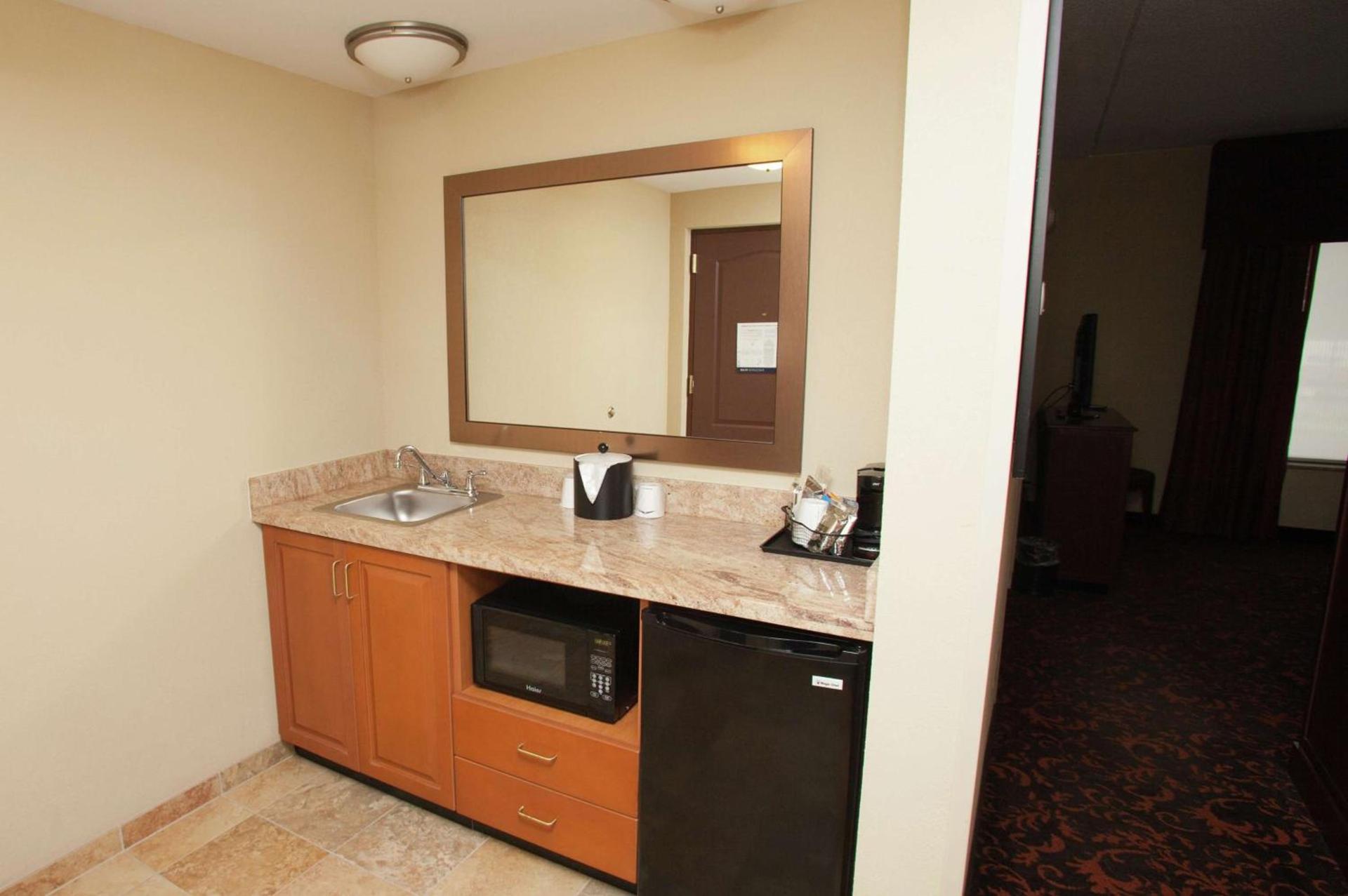 Hampton Inn Elmira/Horseheads photo 55