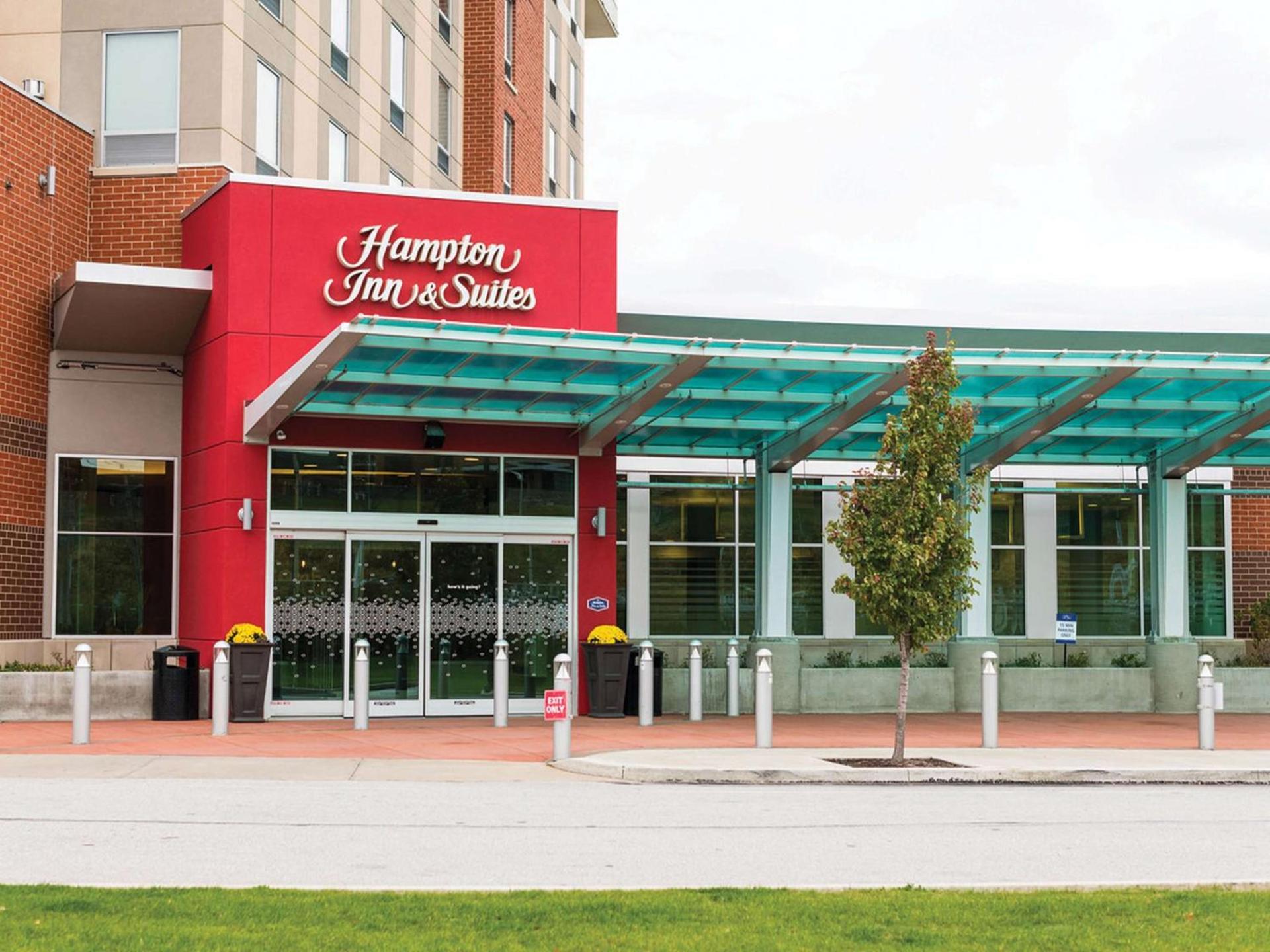 Hampton Inn & Suites Erie Bayfront photo 1