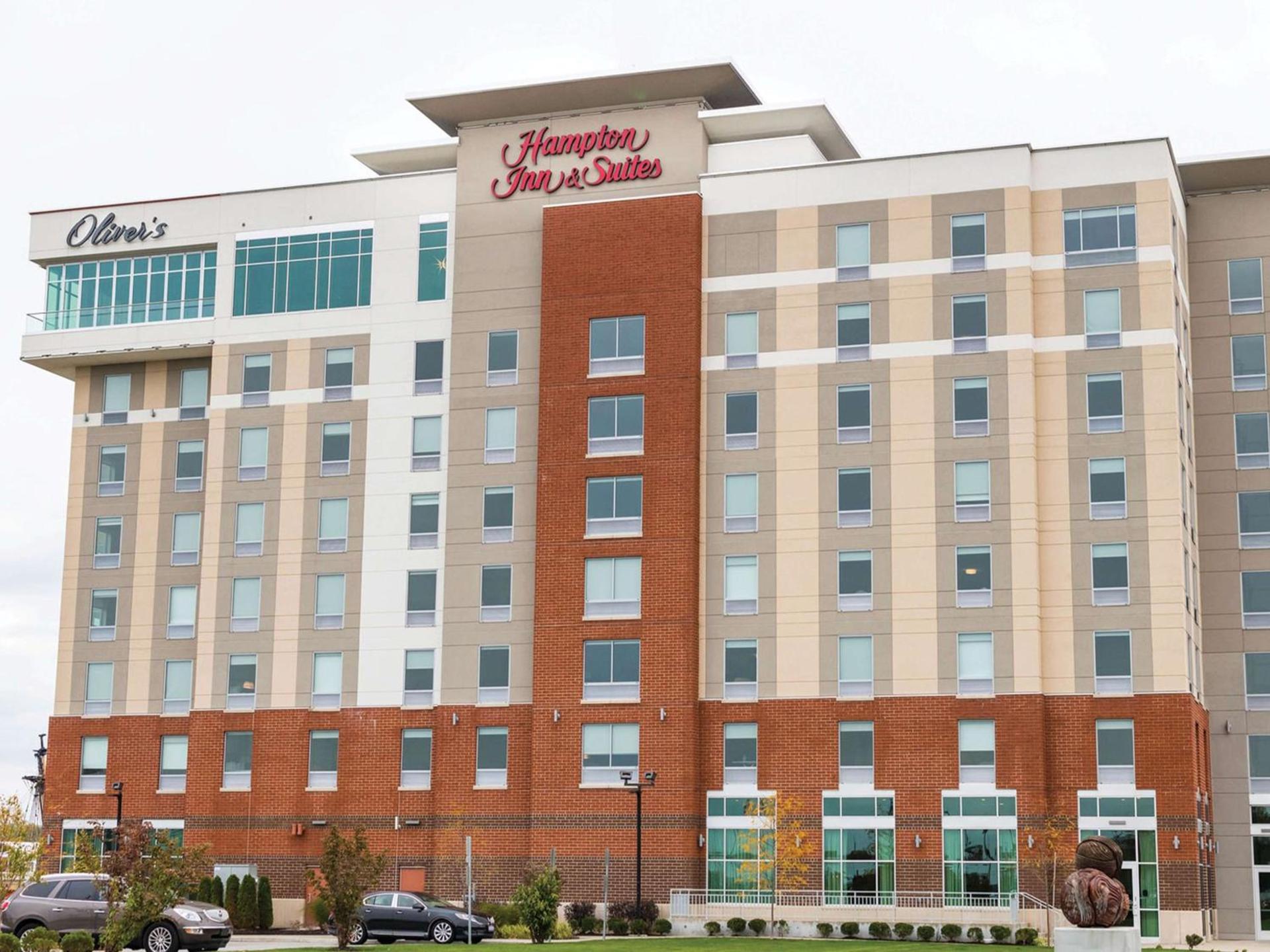 Hampton Inn & Suites Erie Bayfront photo 2